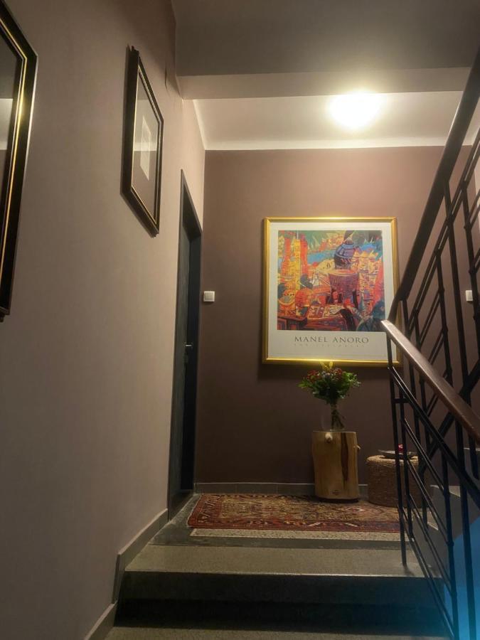 2+kk, 50 M2 V Klidne Lokalite. 10 Min Od Centra Prahy. *