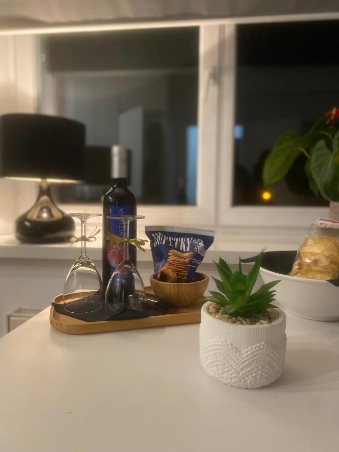 2+kk, 50 M2 V Klidne Lokalite. 10 Min Od Centra Prahy. Lägenhet Prag