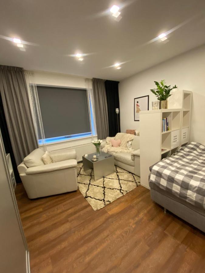 2+kk, 50 M2 V Klidne Lokalite. 10 Min Od Centra Prahy. Lägenhet Prag
