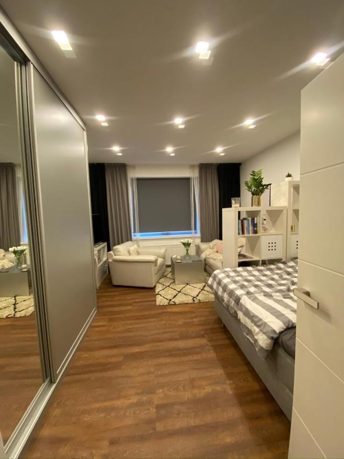 2+kk, 50 M2 V Klidne Lokalite. 10 Min Od Centra Prahy.