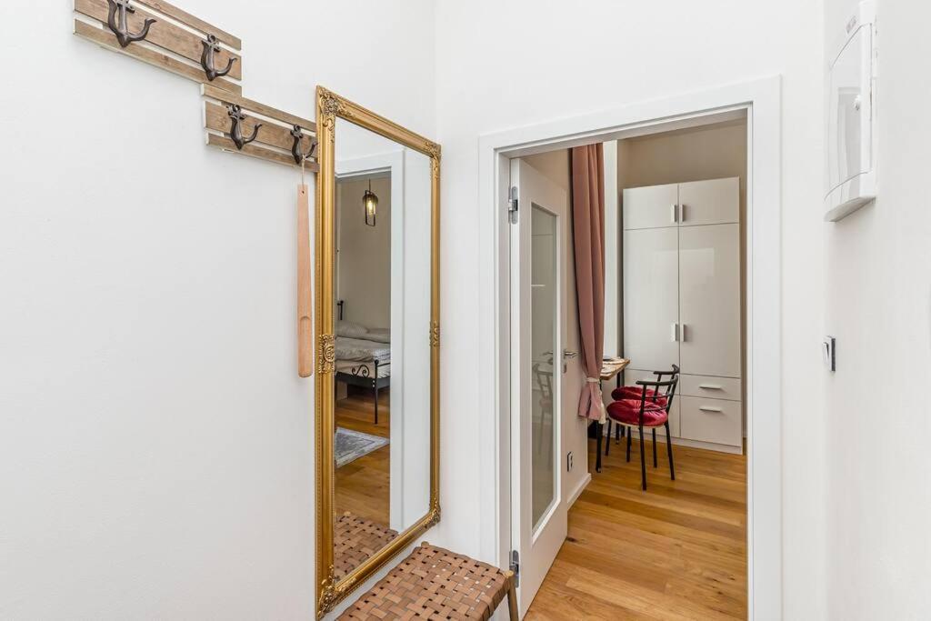 Cozy Quiet New In Karlin Square Lejlighed