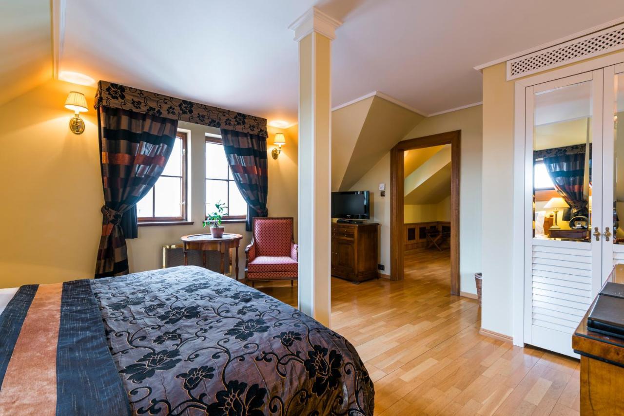 Hotel Golden Well