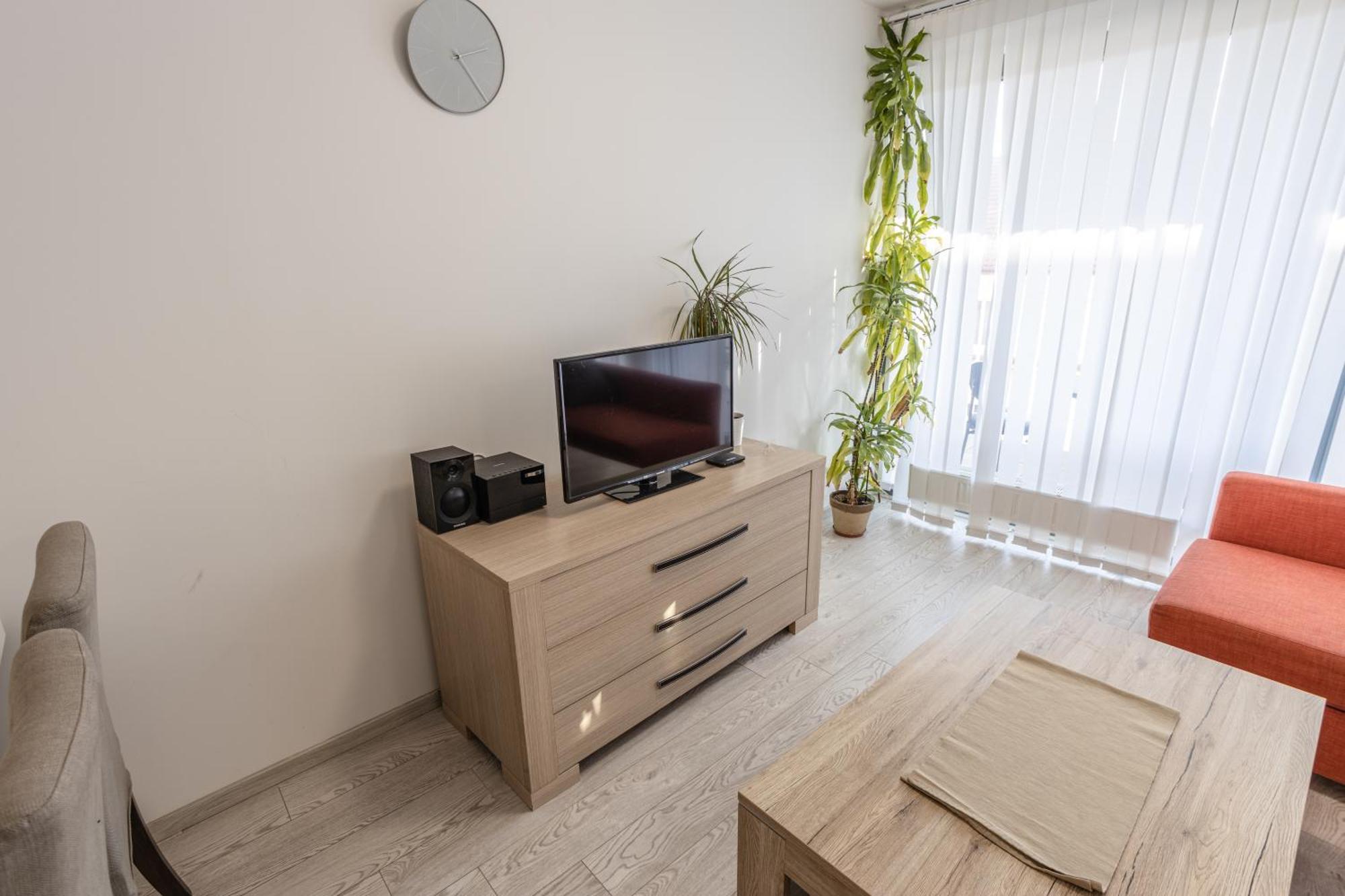Apartment Spacious Terrace With Free Private Parking Prag