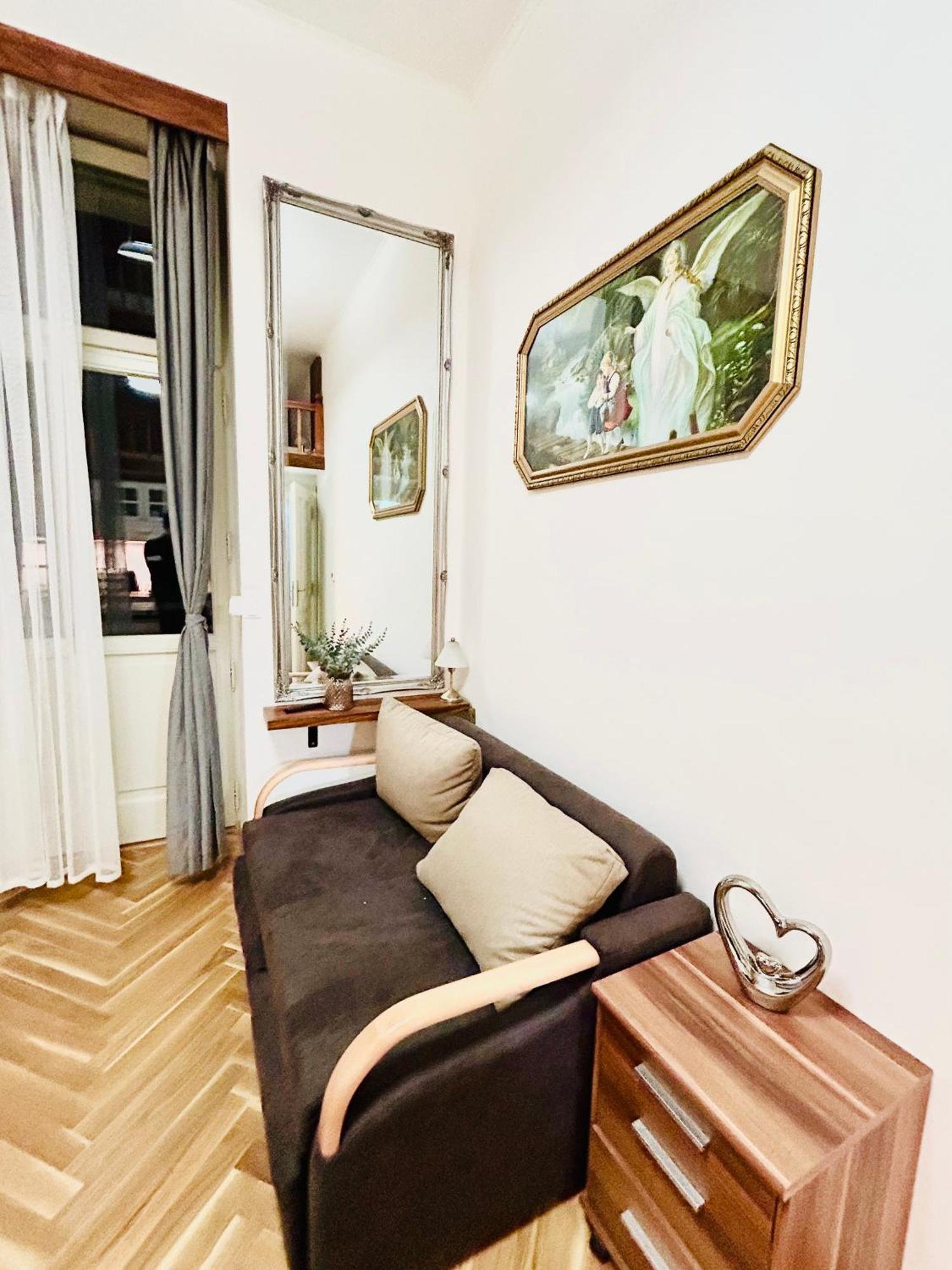 Apartment Cozy Design With Terrace Prag