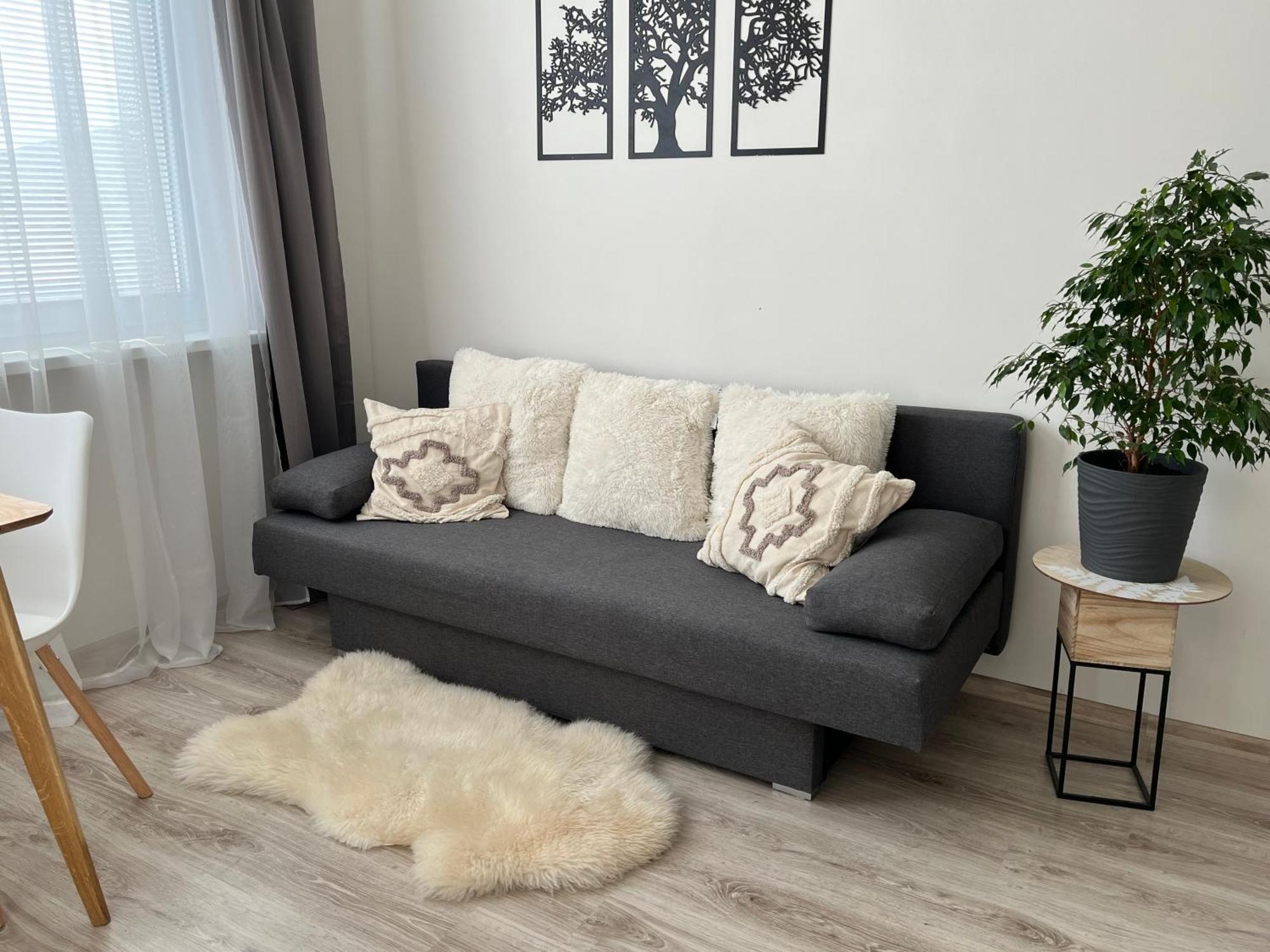 Sunny Minimalistic Flat Near Metro Opatov