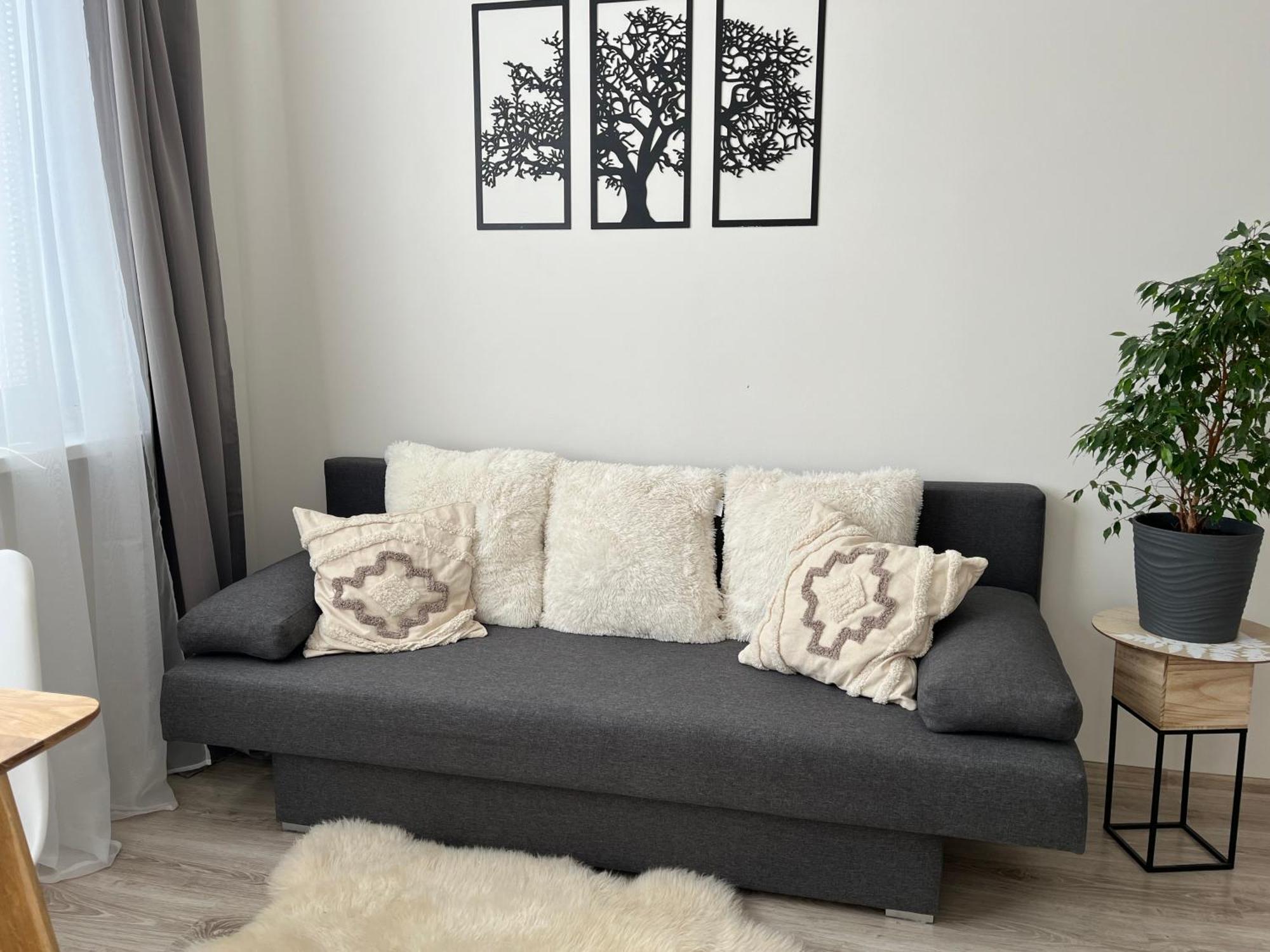 Sunny Minimalistic Flat Near Metro Opatov *