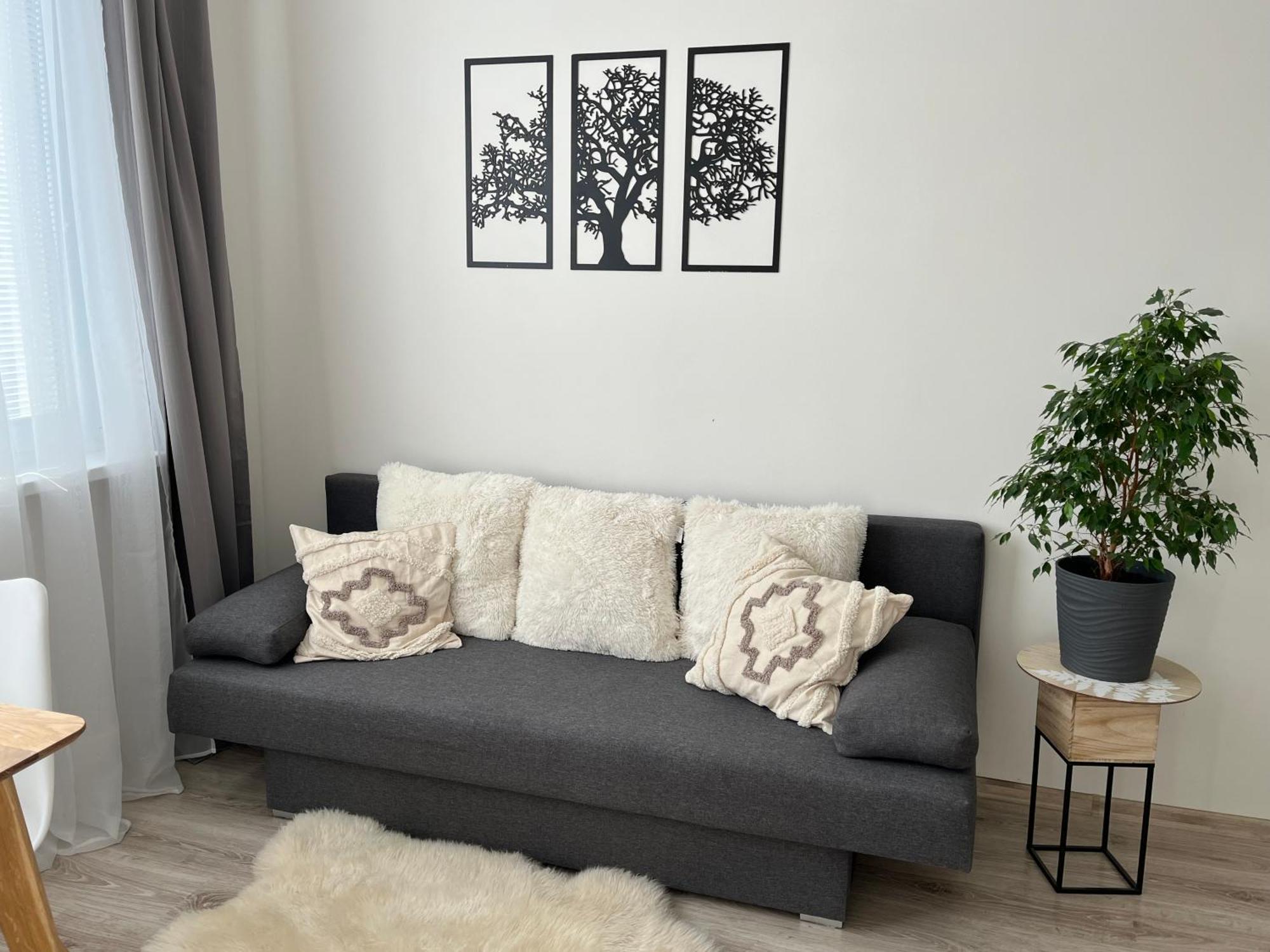 Apartment Sunny Minimalistic Flat Near Metro Opatov