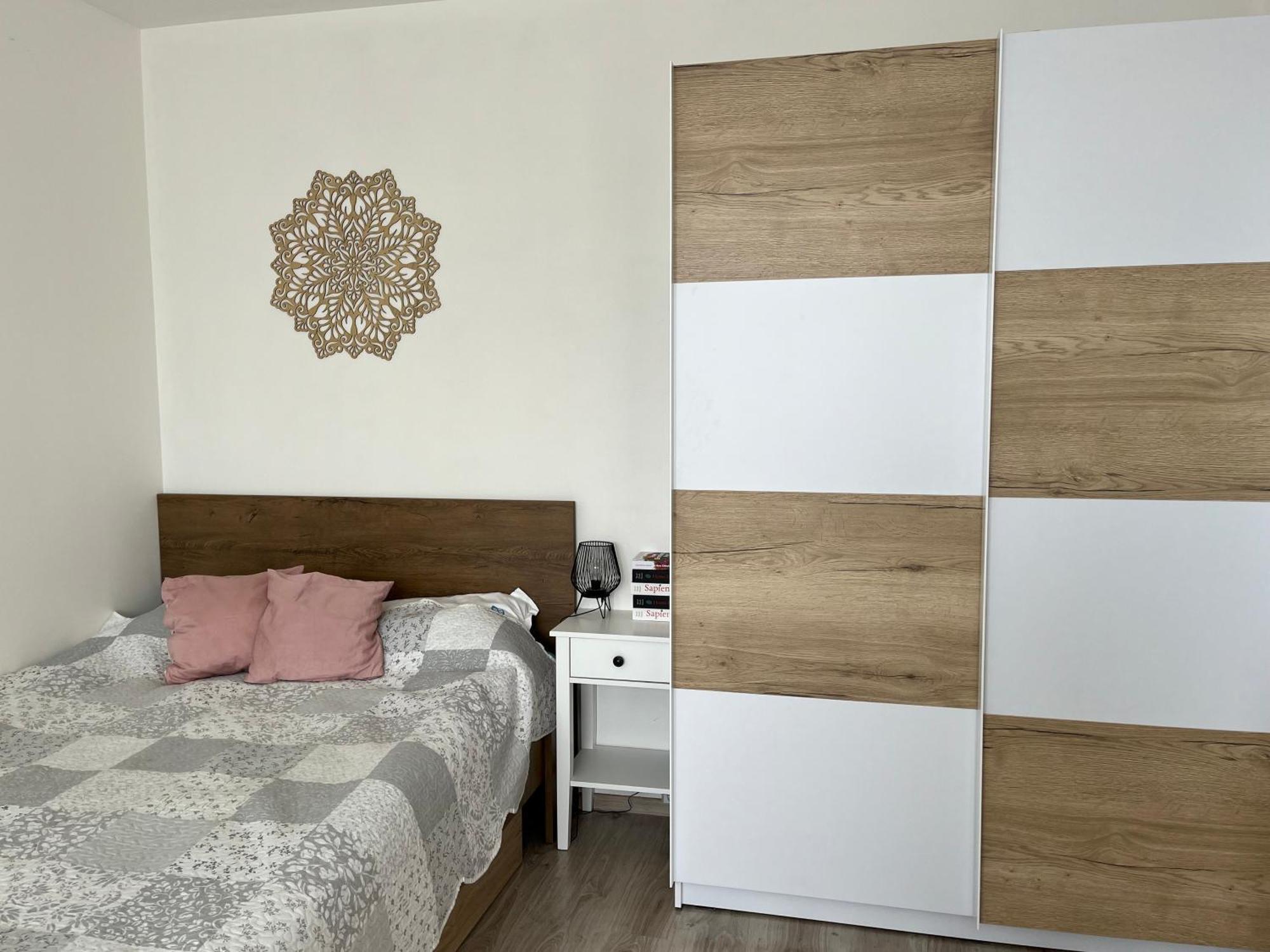 Sunny Minimalistic Flat Near Metro Opatov Apartment Prag