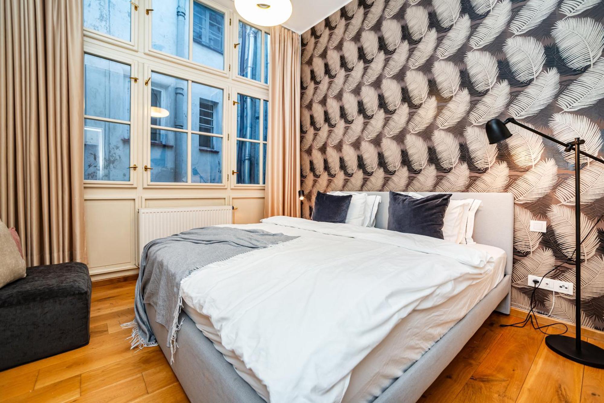 Large And Stylish In Apartmán Praha