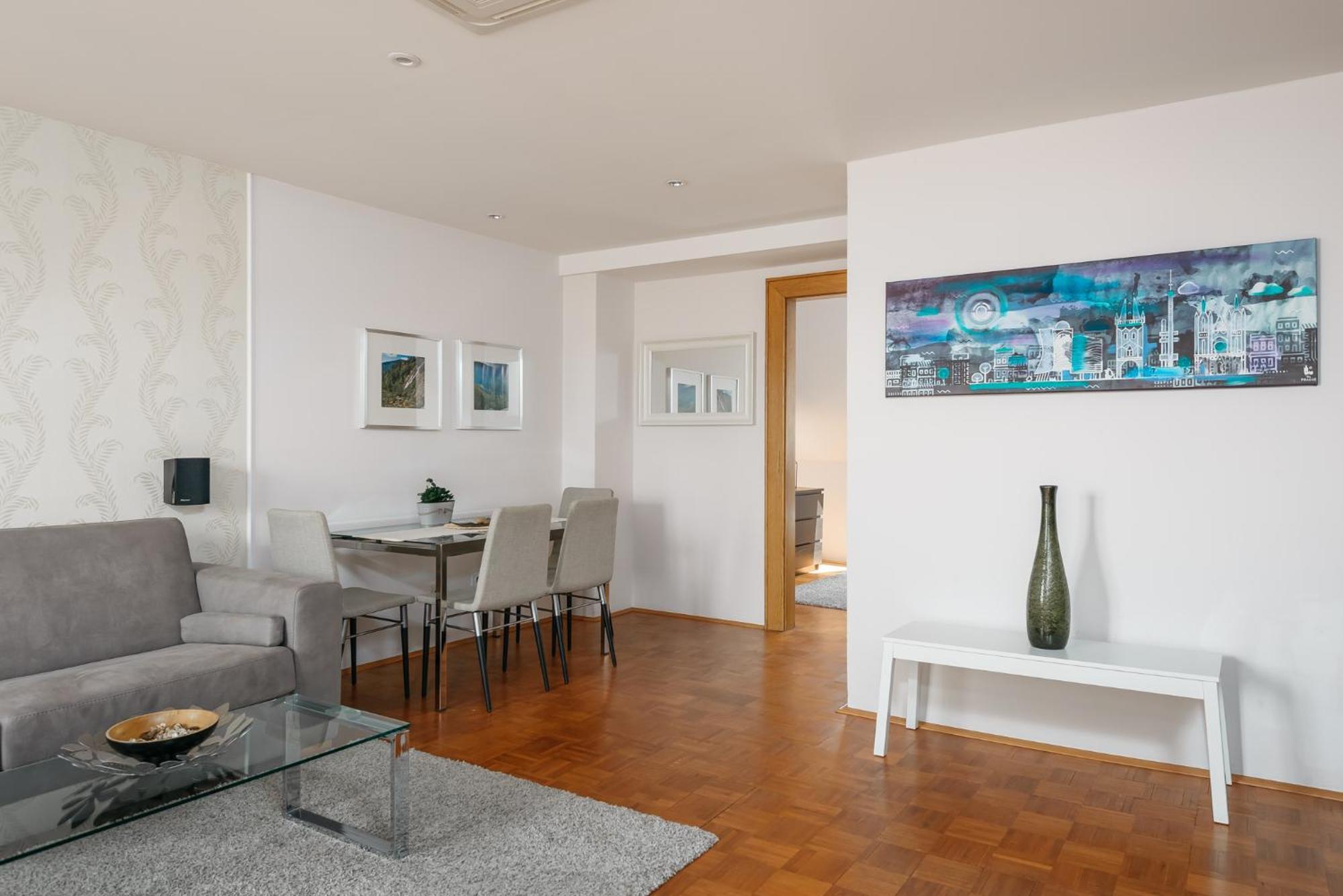 Roy 2 Bdr With Castle View, Parking & Ac Lejlighed *