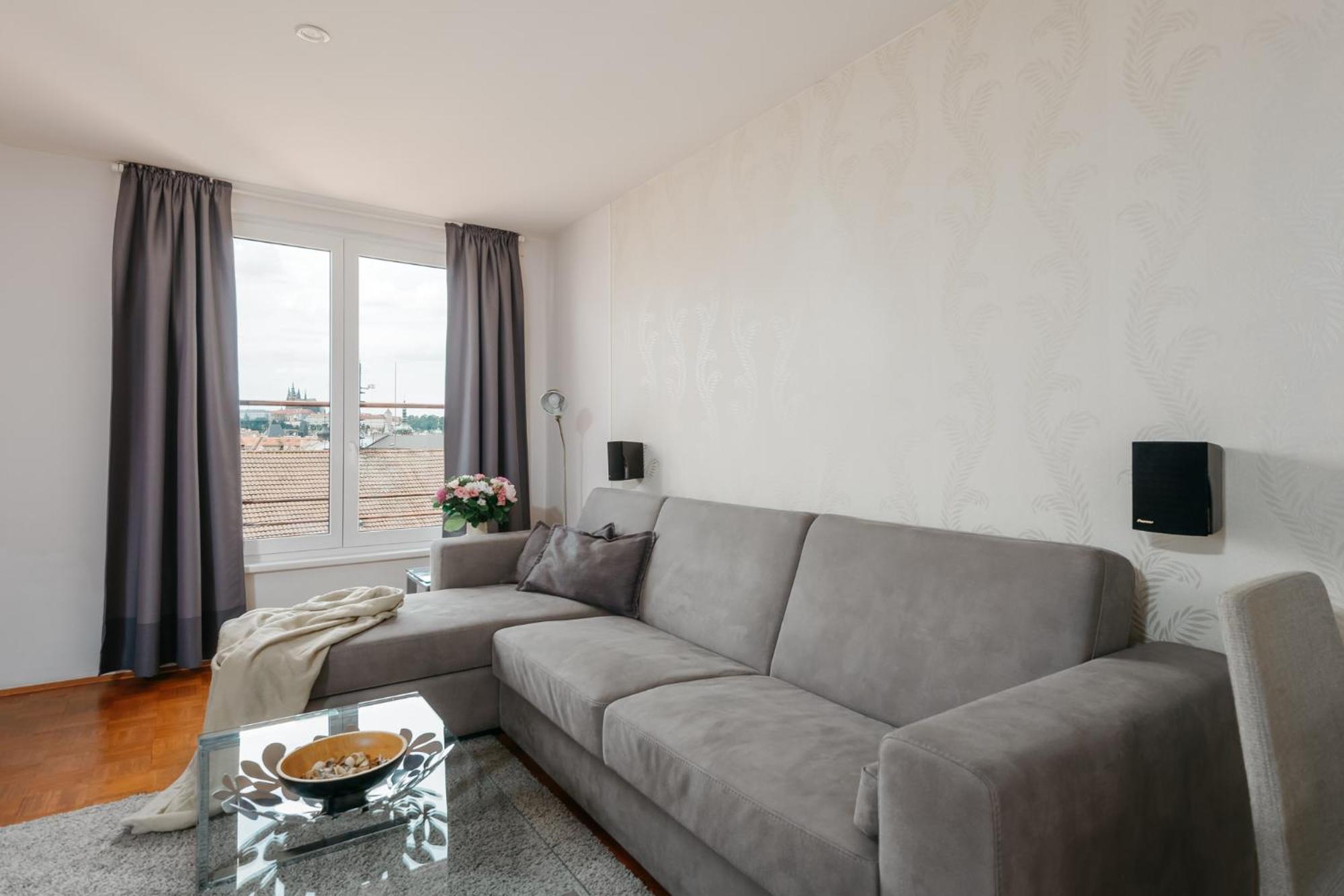 Roy 2 Bdr With Castle View, Parking & Ac Lejlighed *