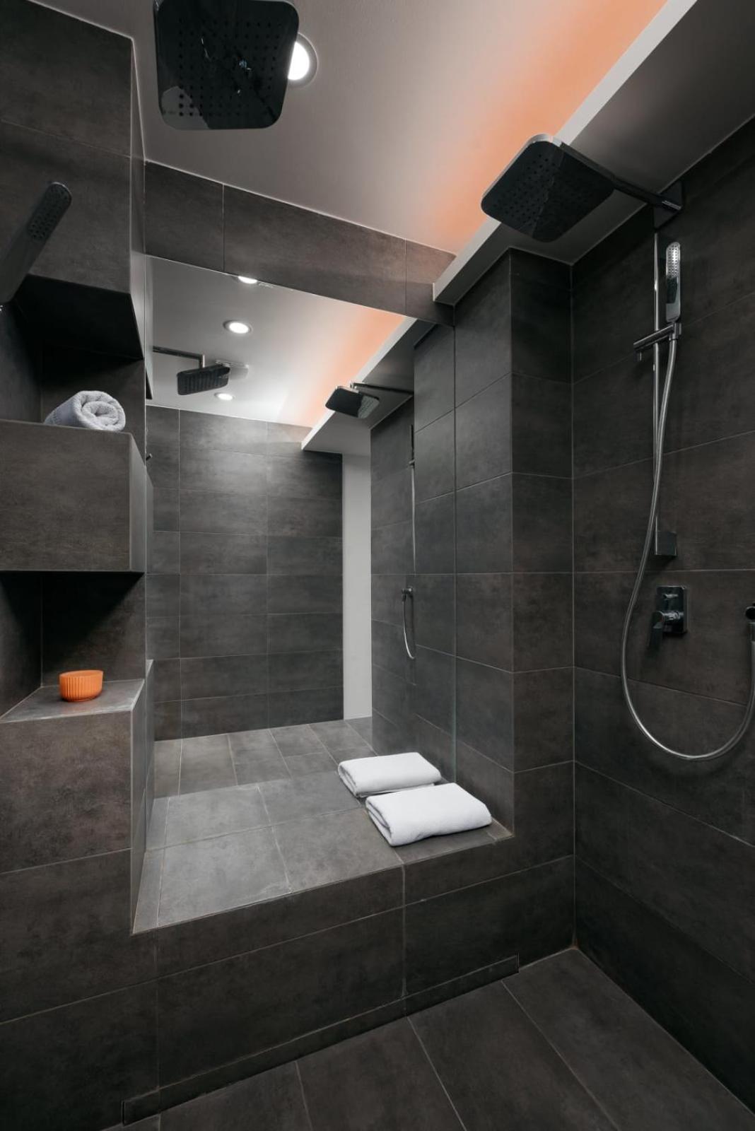 Apartment Dot 3 Bdr With Tyn Cathedral View & Ac Prag