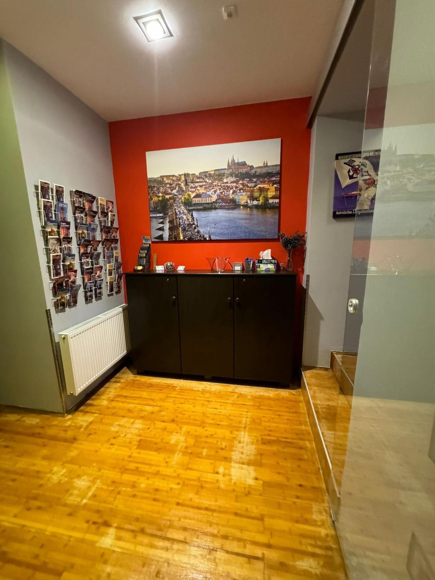 Central Studios Hotel