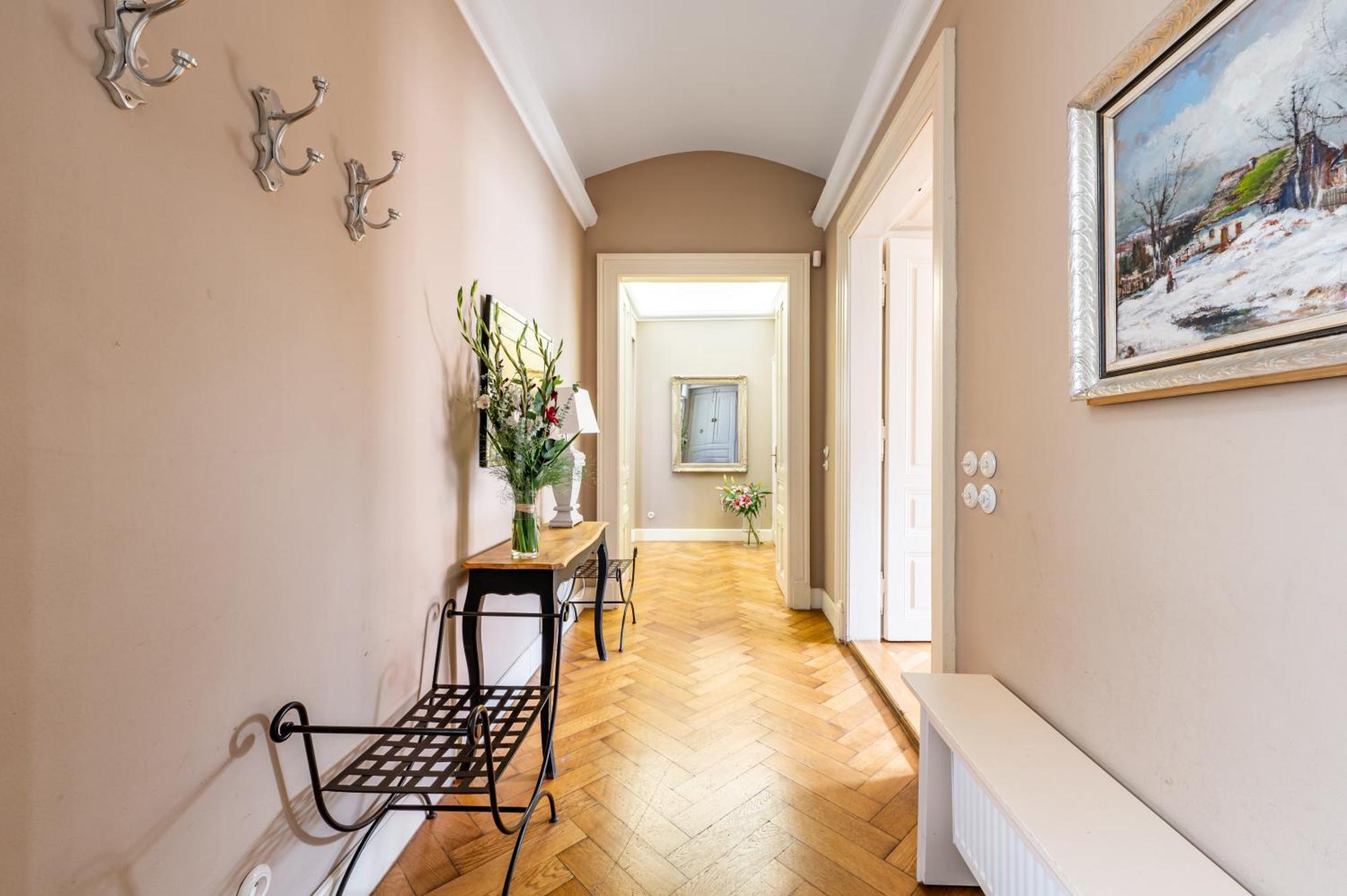Malostranska 4*