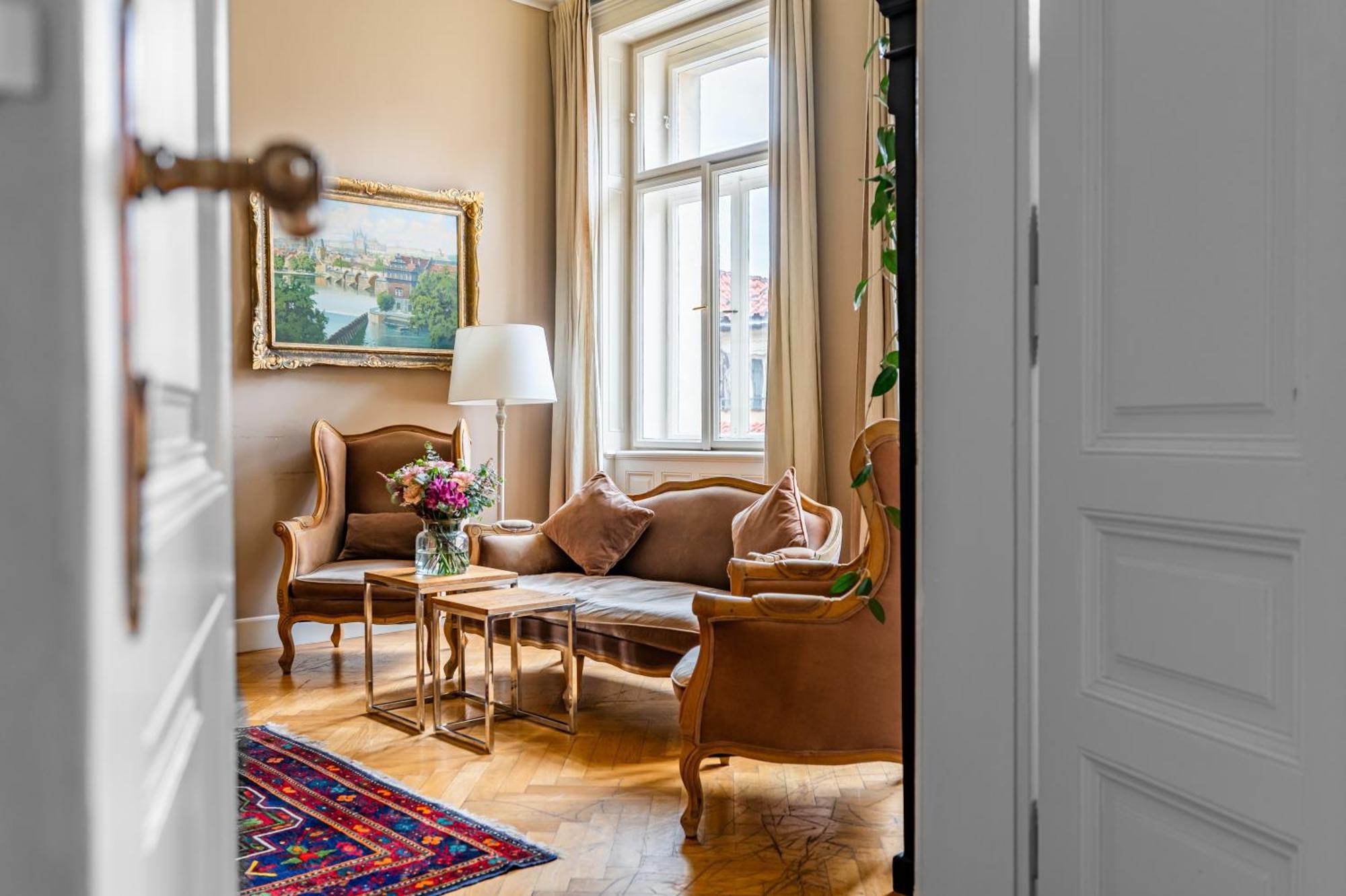 Aparthotel Malostranska 4*