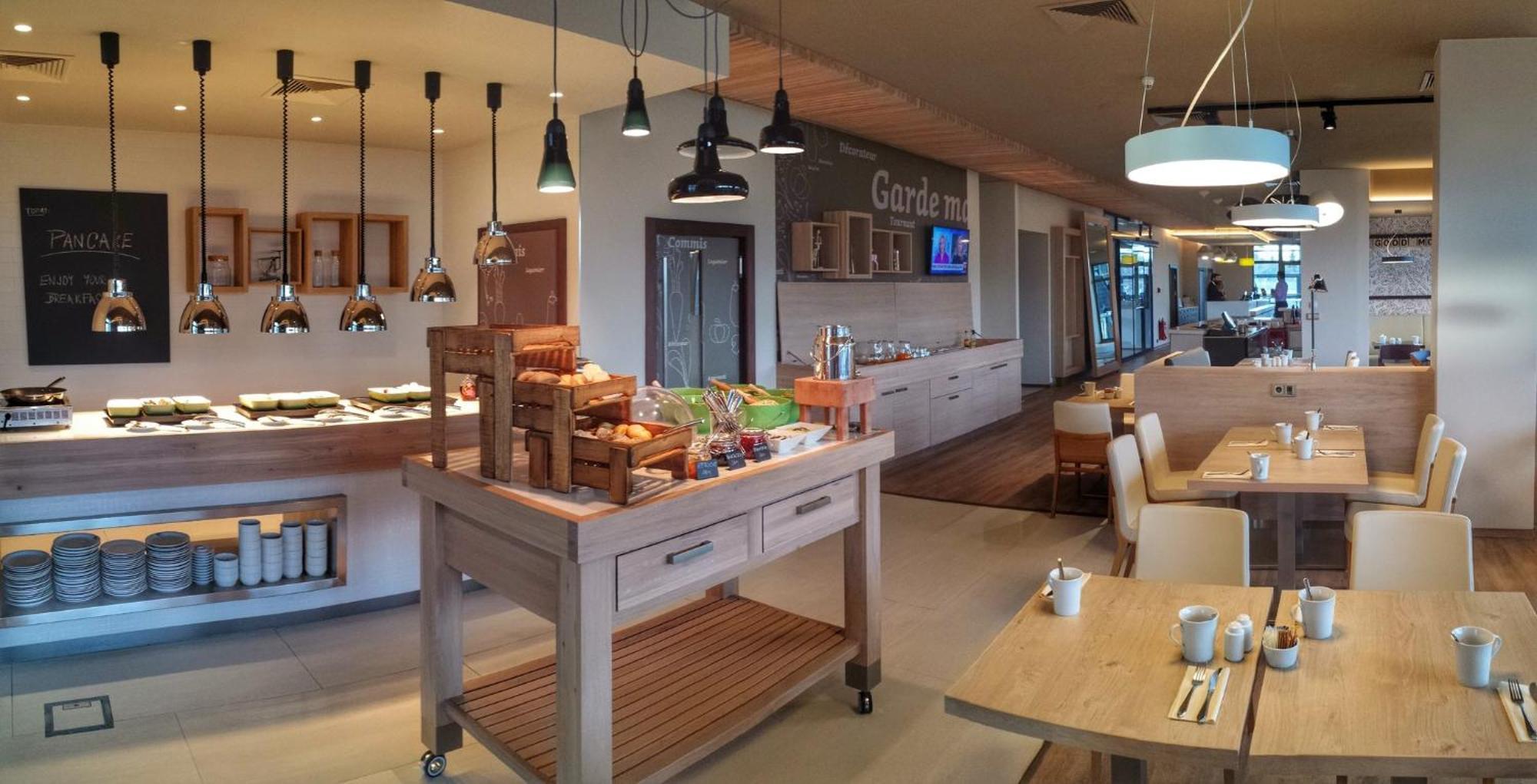 Holiday Airport By Ihg Hotell