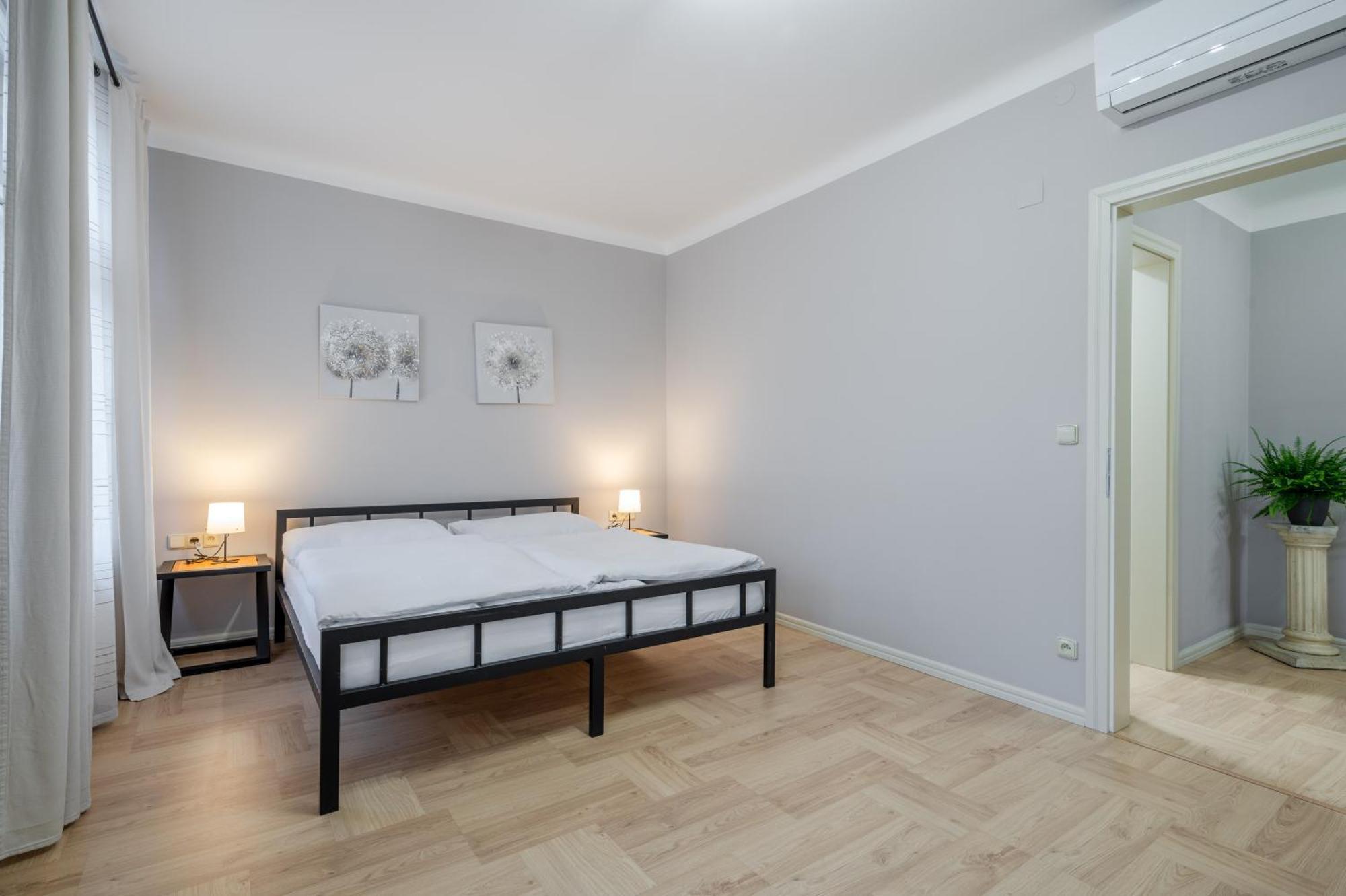 Palace Petrarca Apartment Prague