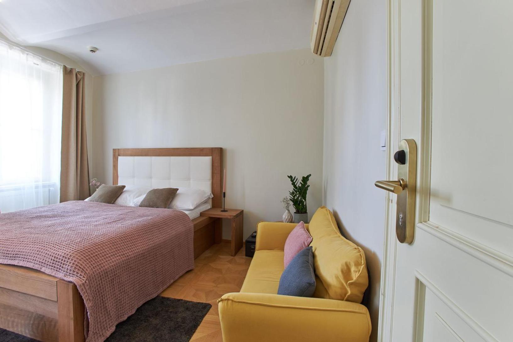 River View By Charles bridge Apartment *