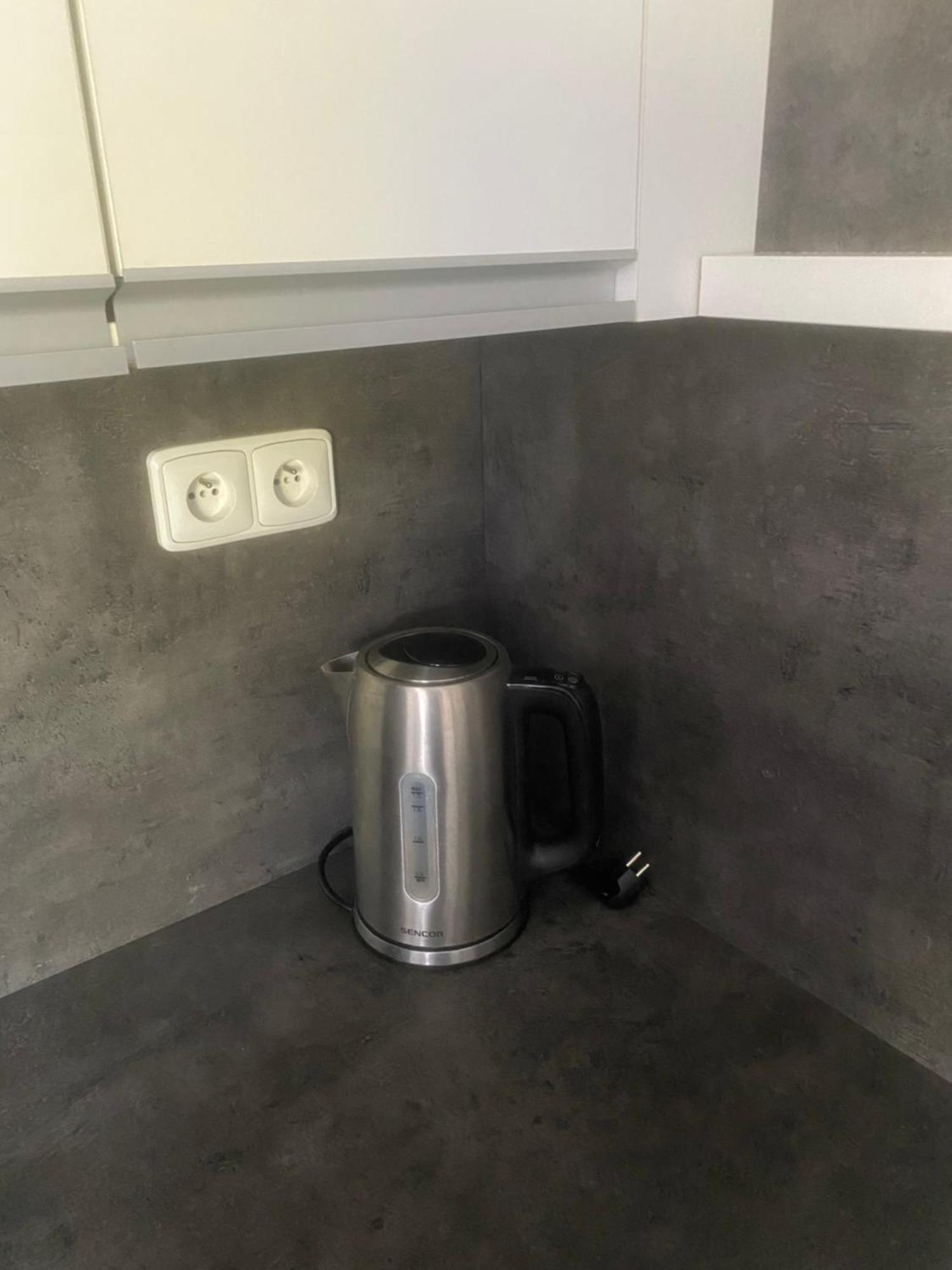 2+kk, 50 M2 V Klidne Lokalite. 10 Min Od Centra Prahy. Lägenhet Prag