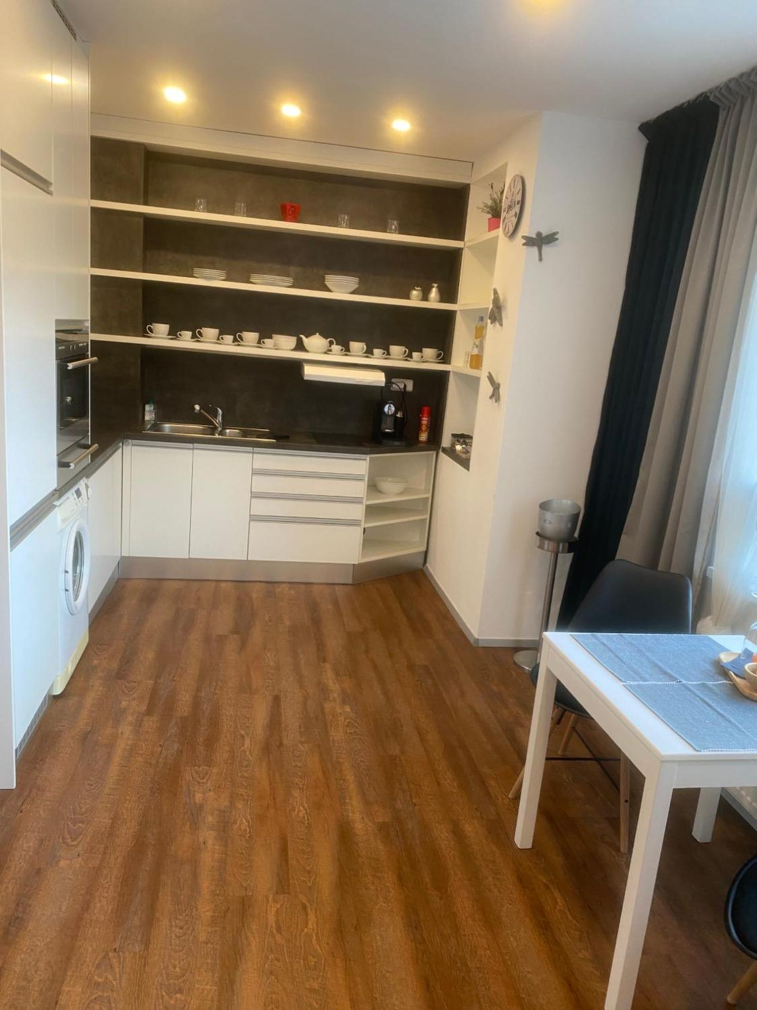 2+kk, 50 M2 V Klidne Lokalite. 10 Min Od Centra Prahy. Lägenhet Prag