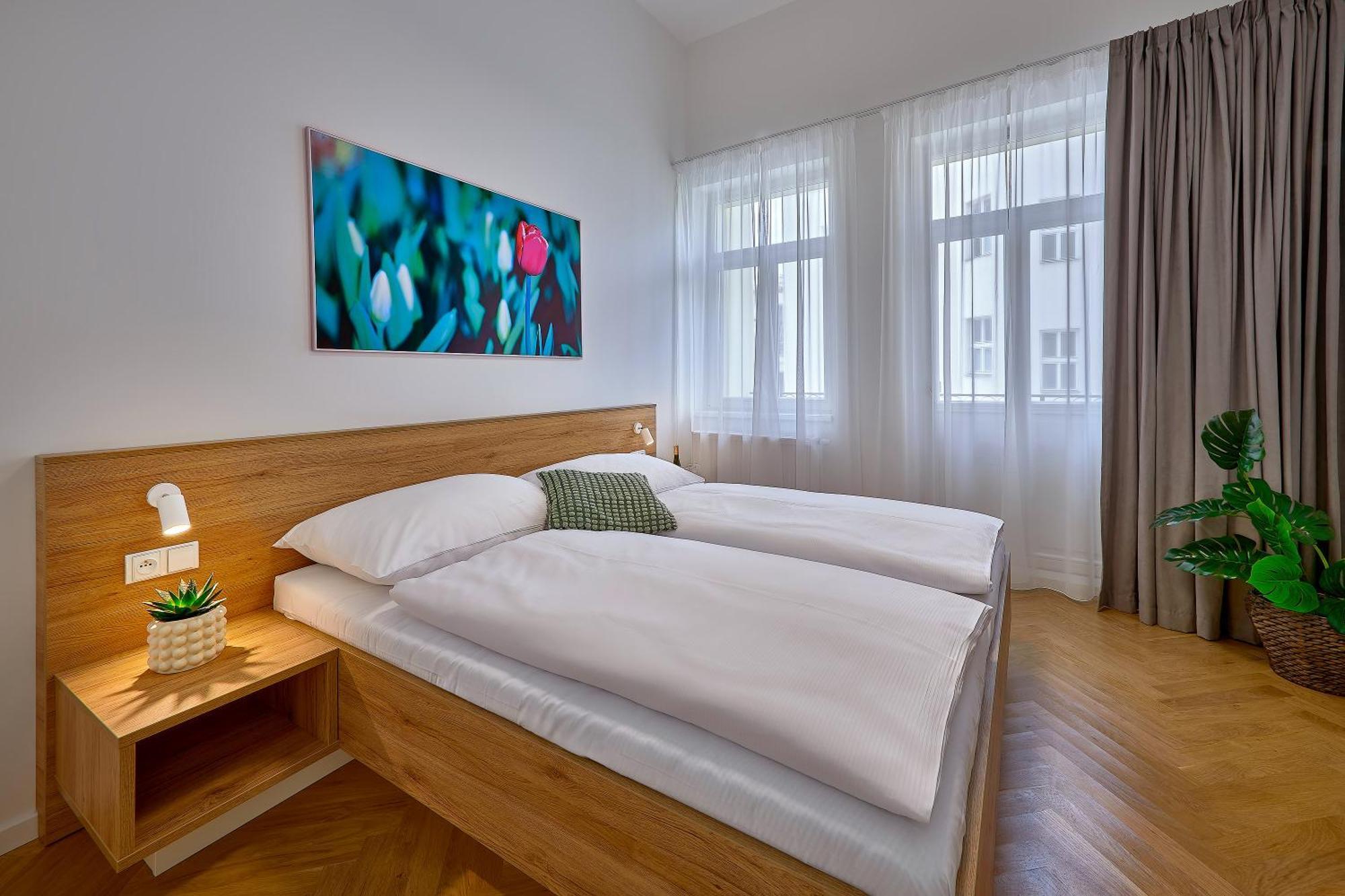 Downtown Rubesova Lägenhetshotell 4*