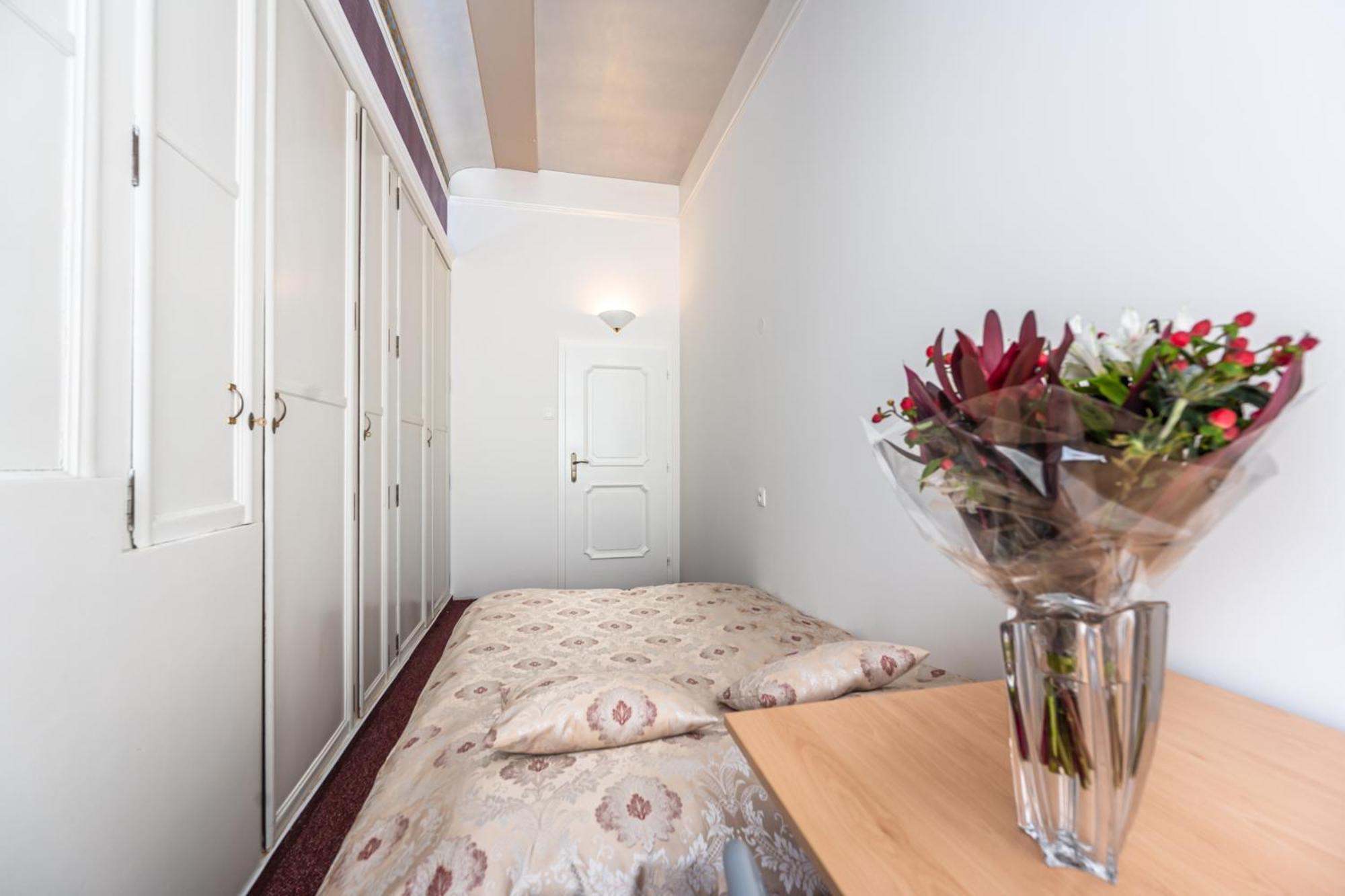 Imperia Hostel
