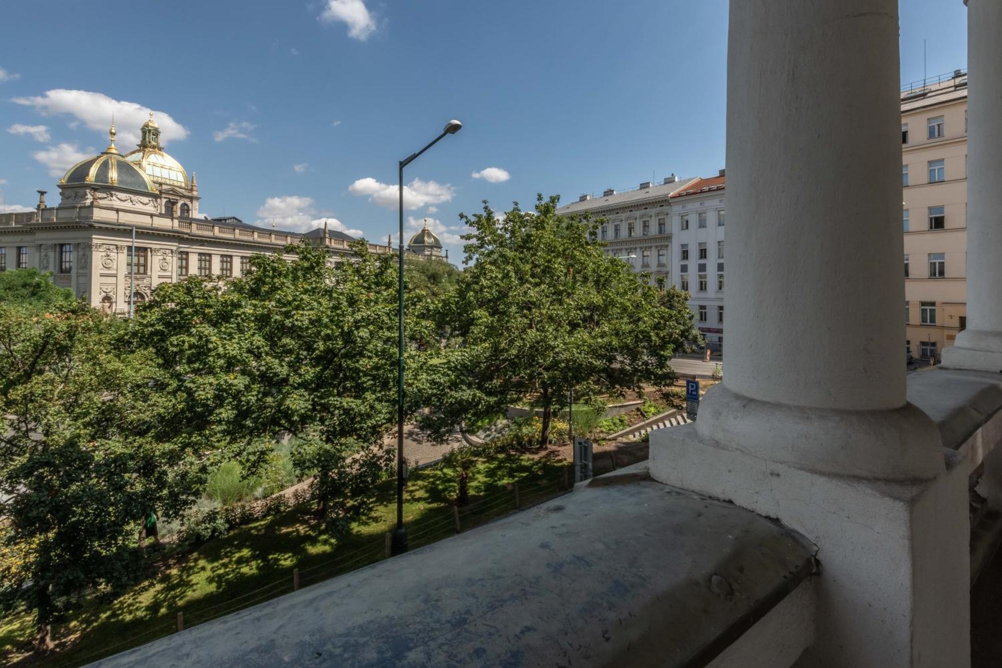 Lejlighed Centrally Located 3bd Near National Museum Prag