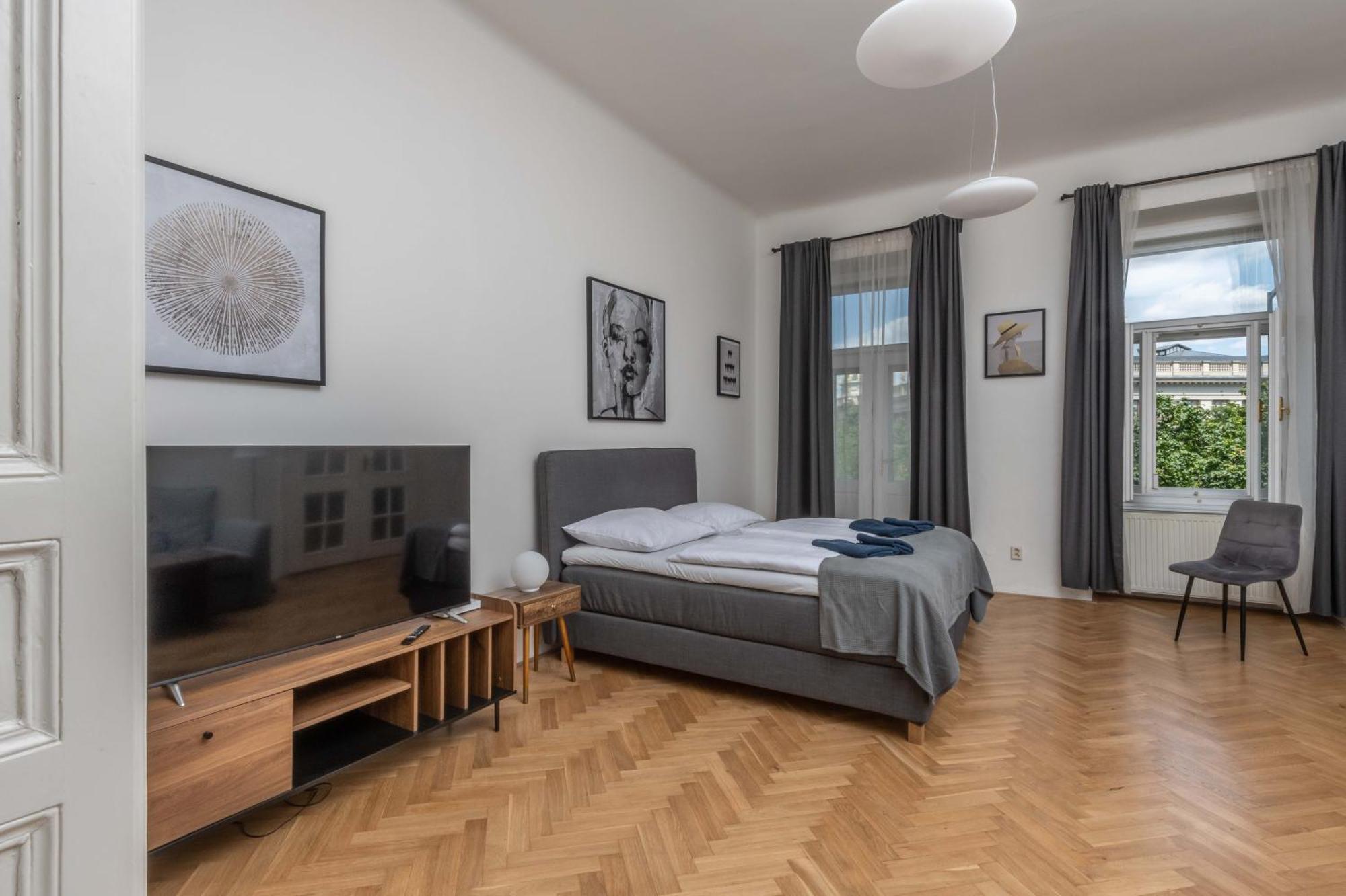 Centrally Located 3bd Near National Museum *