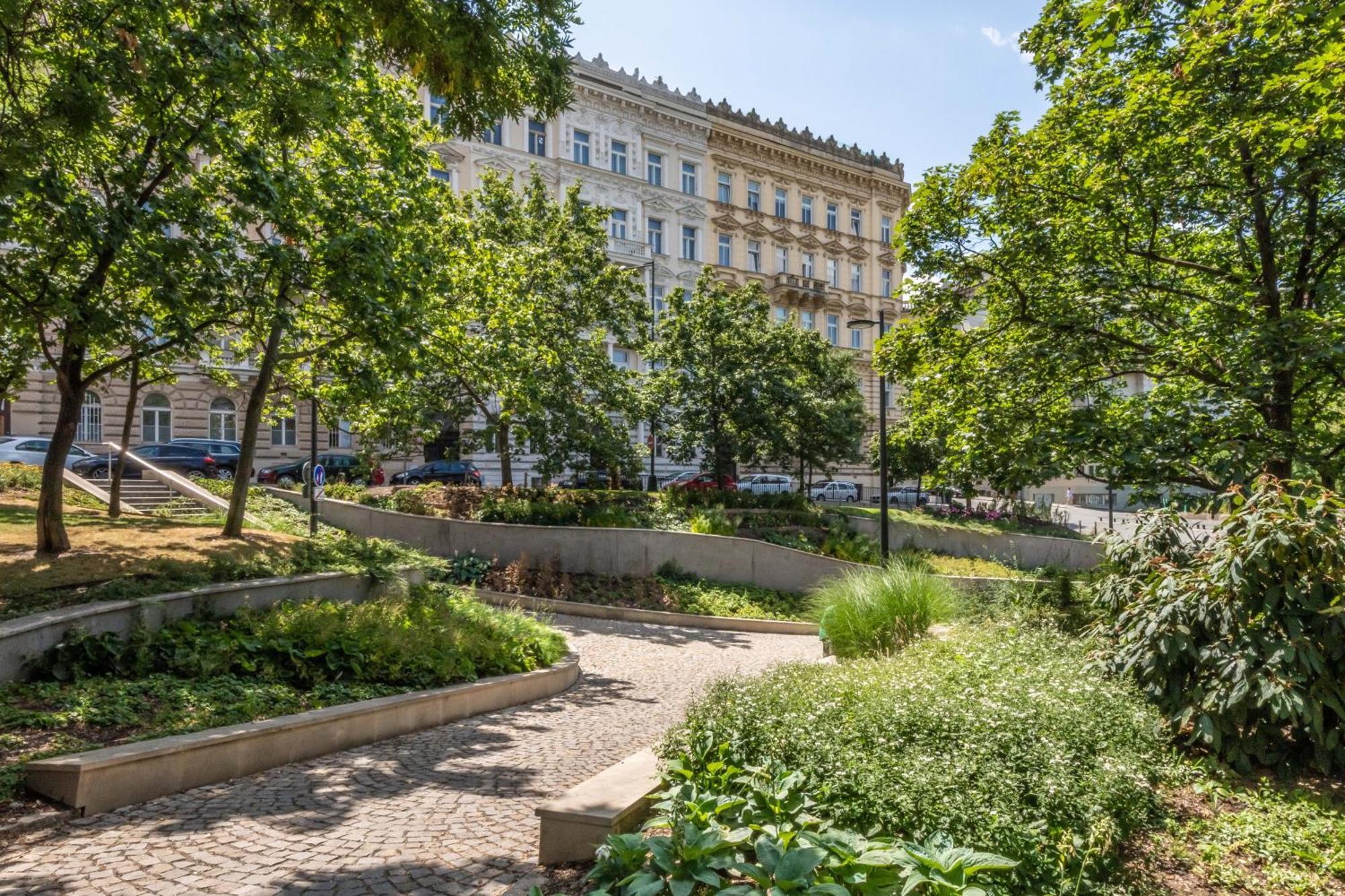 Lejlighed Centrally Located 3bd Near National Museum Prag