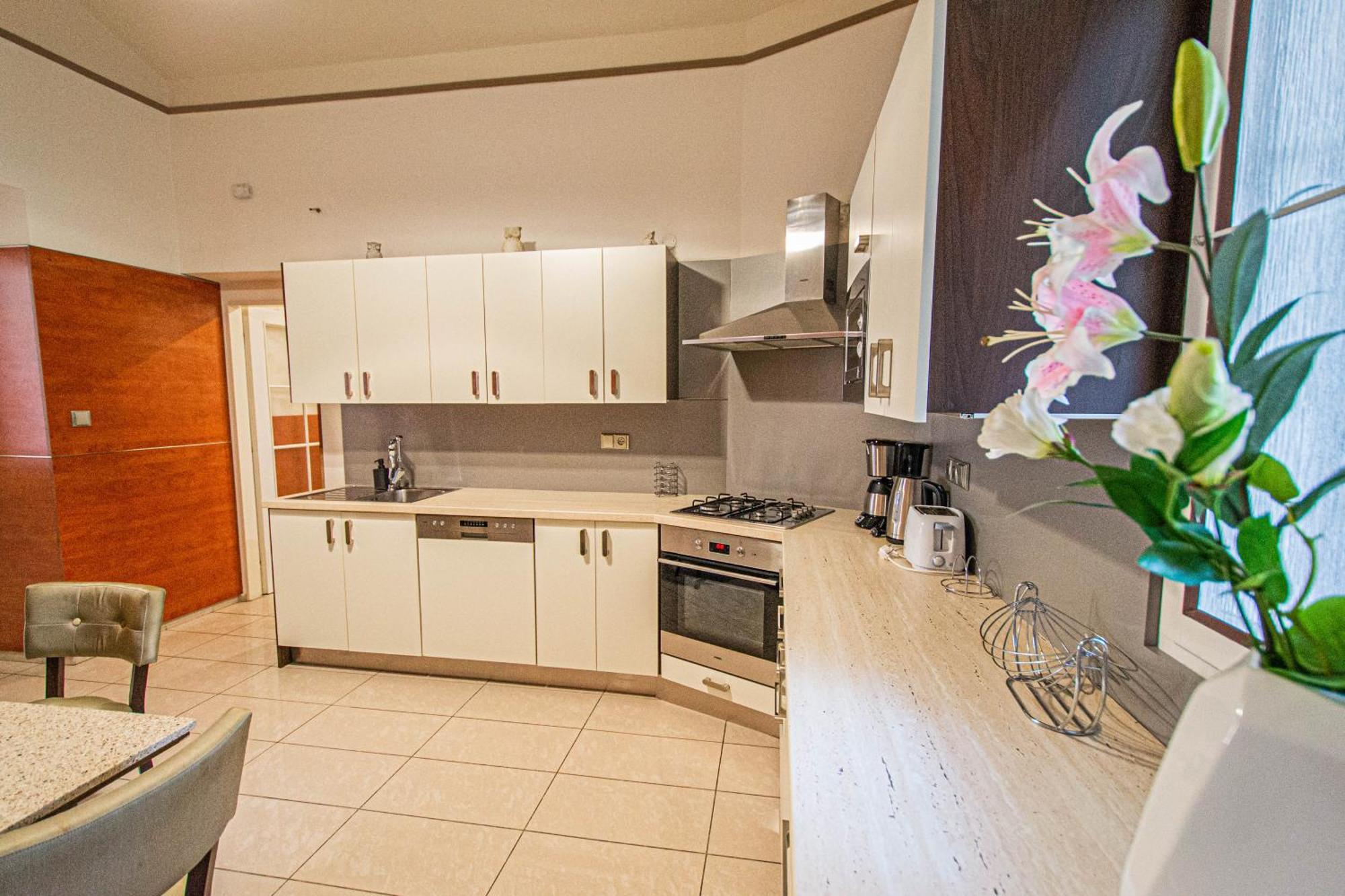 Lejlighed 2bdr Flat Behind Museum *