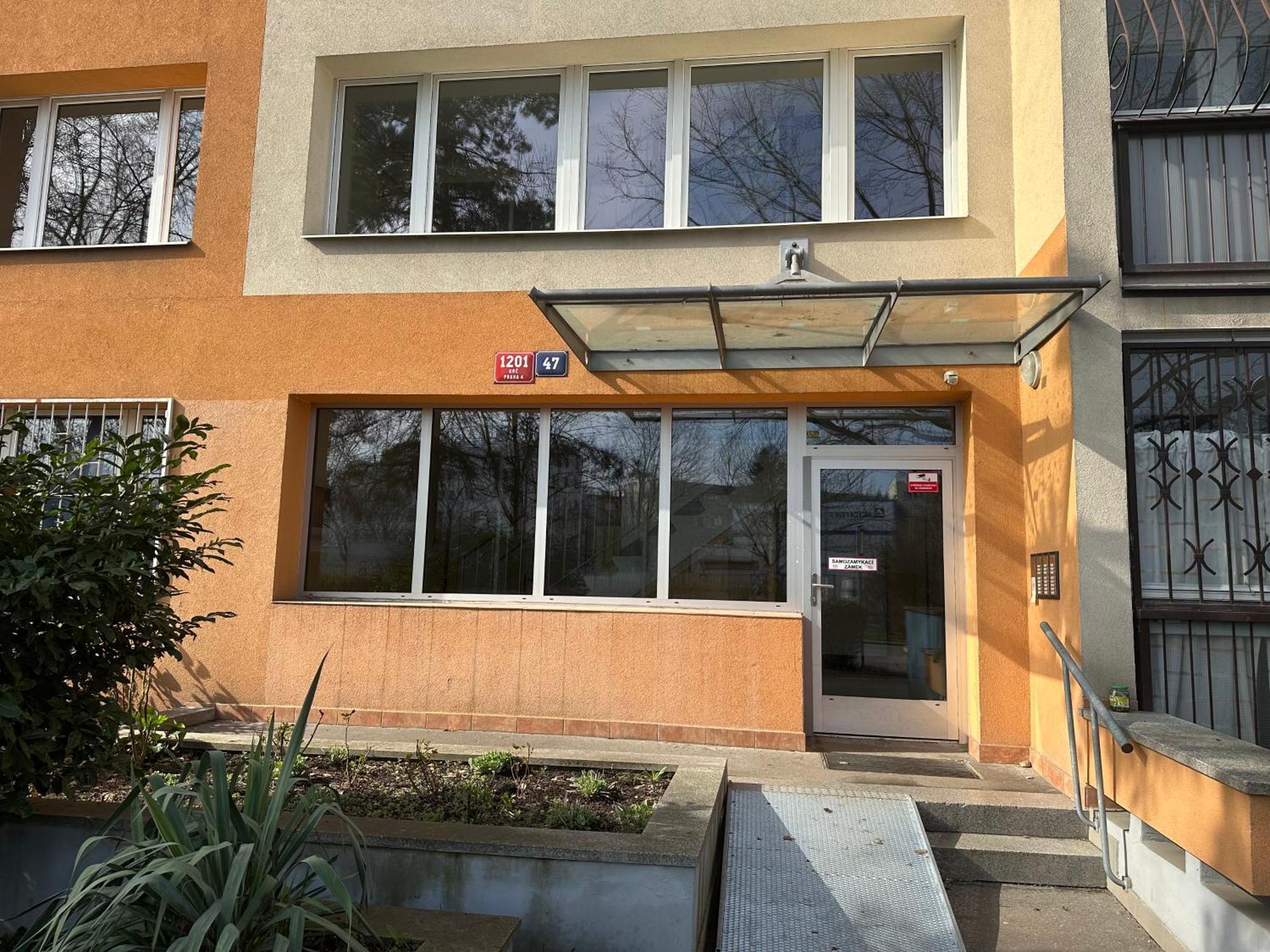 Hoa - Metro Station Pankrac Apartment Prague