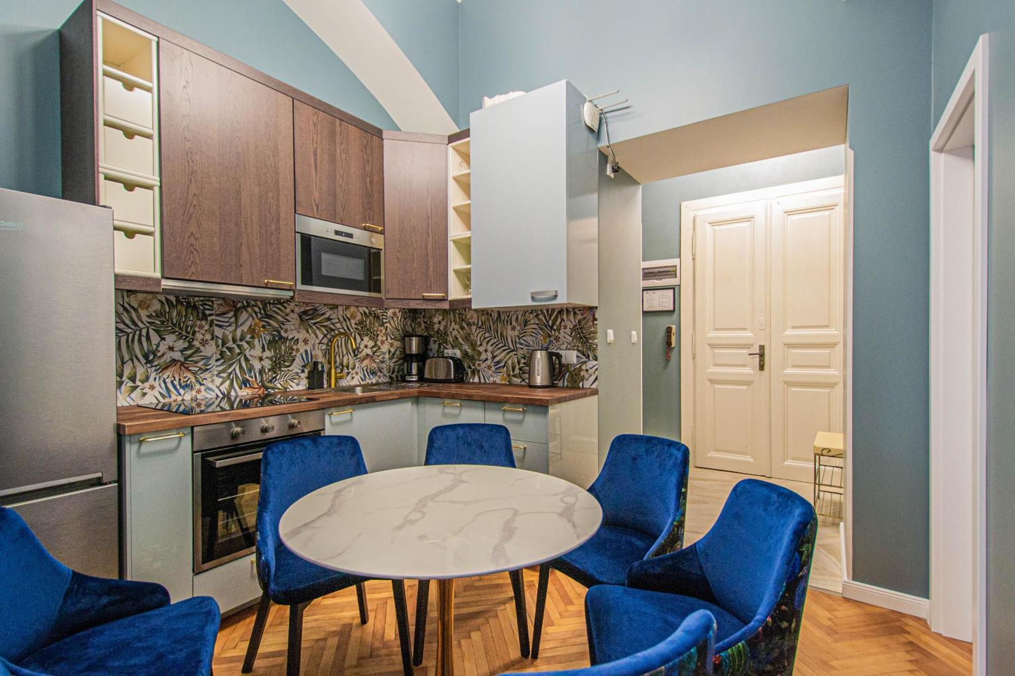 4bdr Old Town Flat By Church Of St Anne * Prag