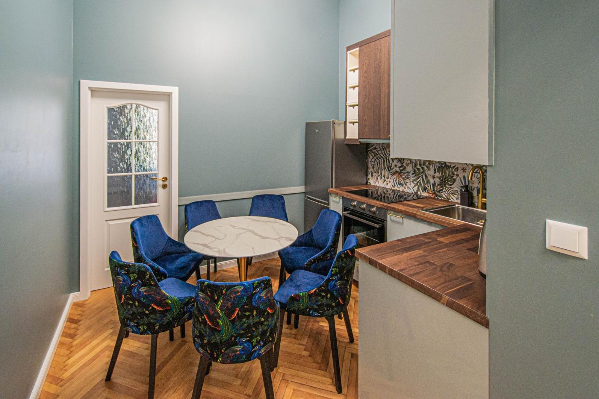 4bdr Old Town Flat By Church Of St Anne *