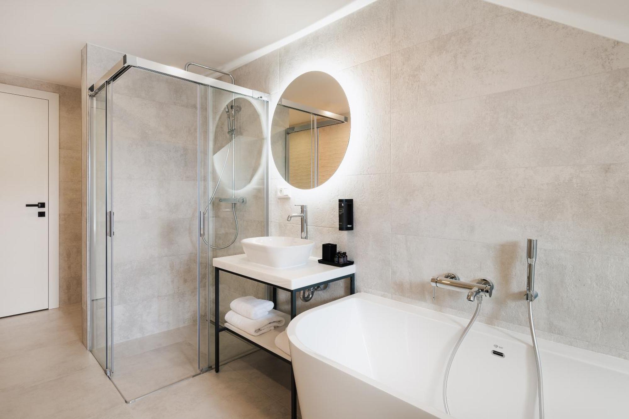 Nobilis Aparthotel 4*