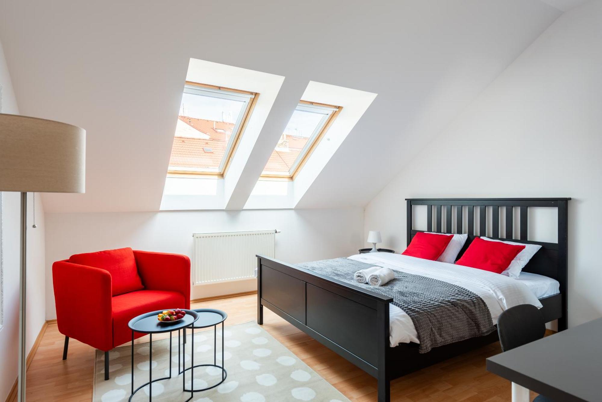 Apartment 2-level With Large Balcony *