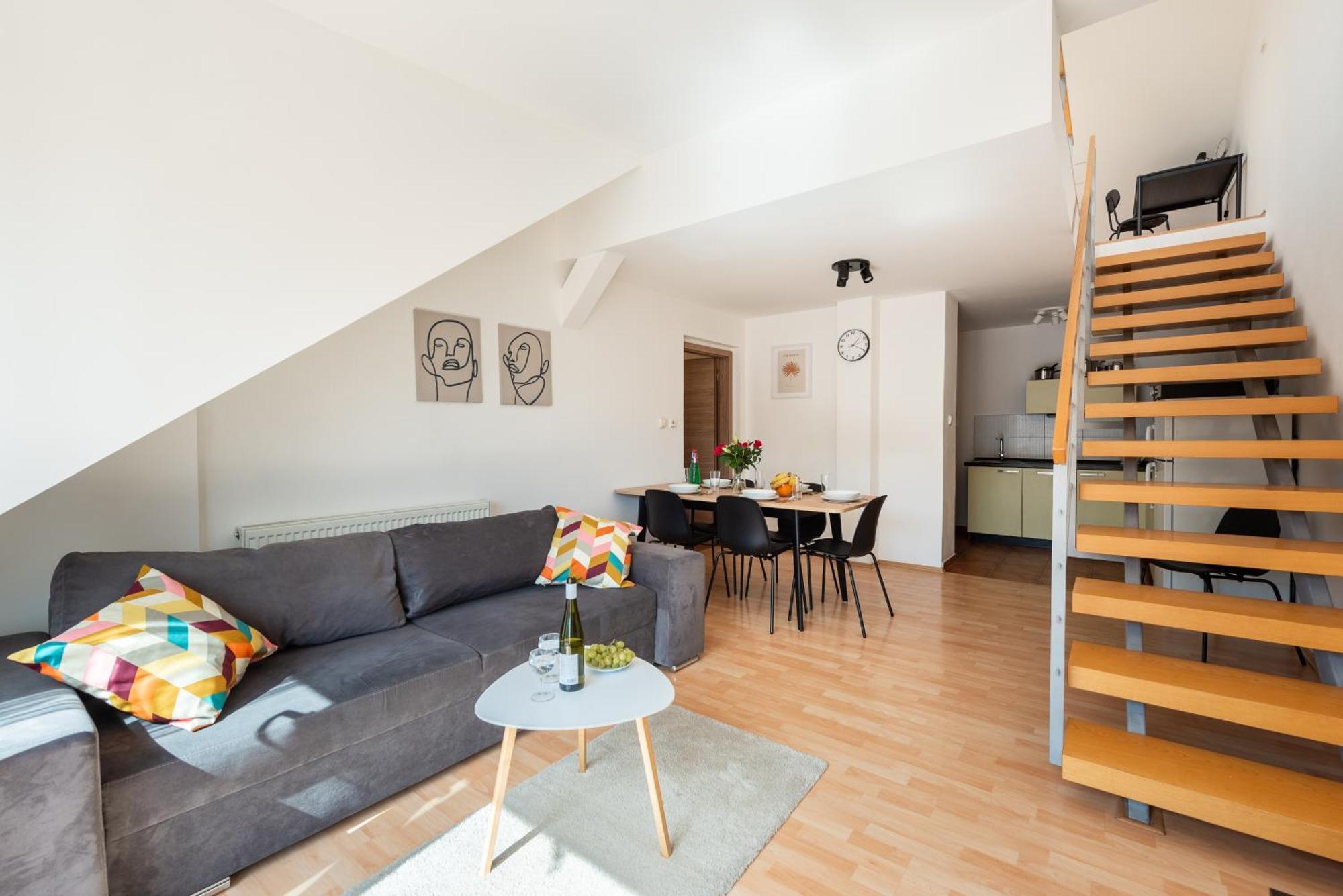 2-level With Large Balcony * Prag