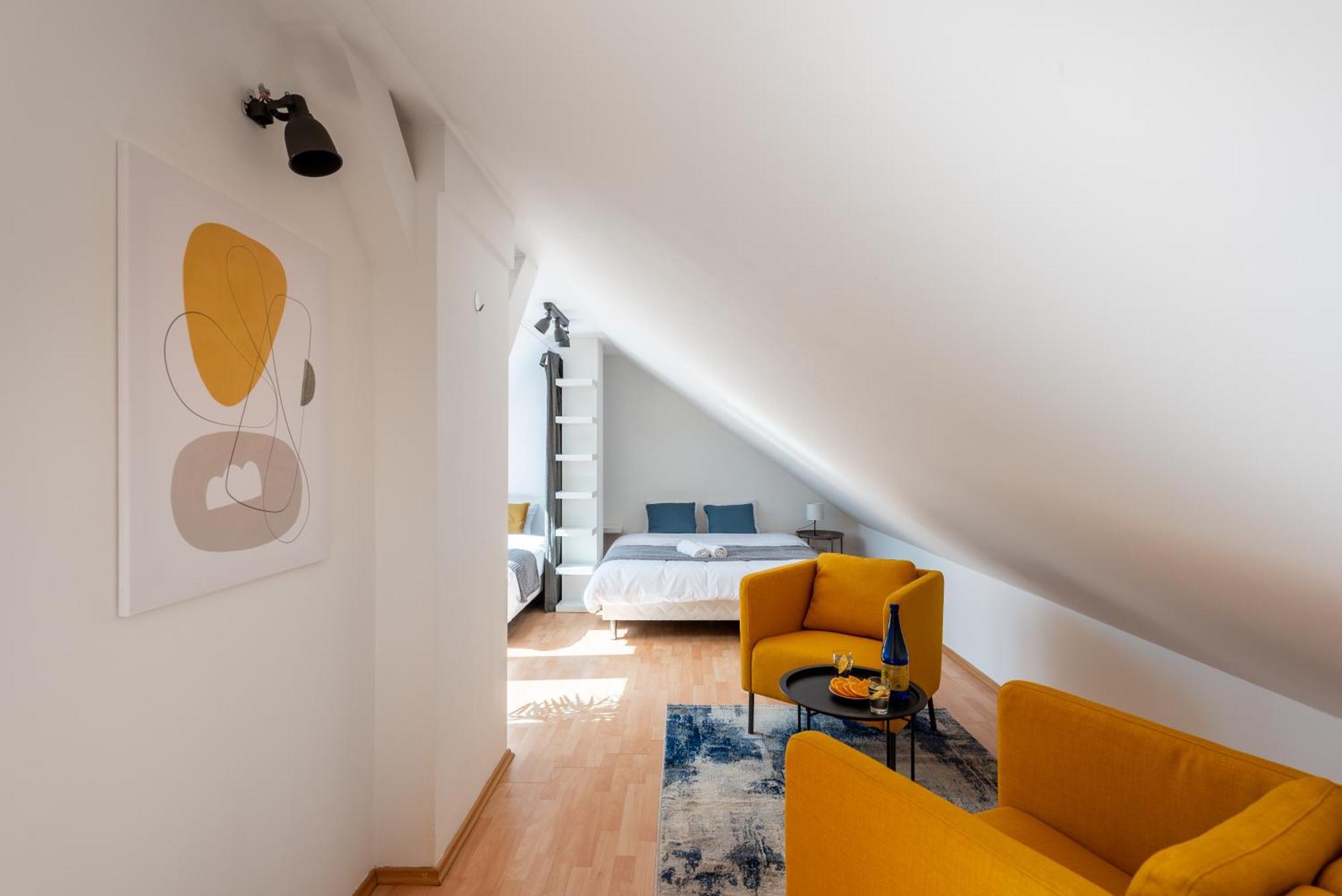 2-level With Large Balcony * Prag