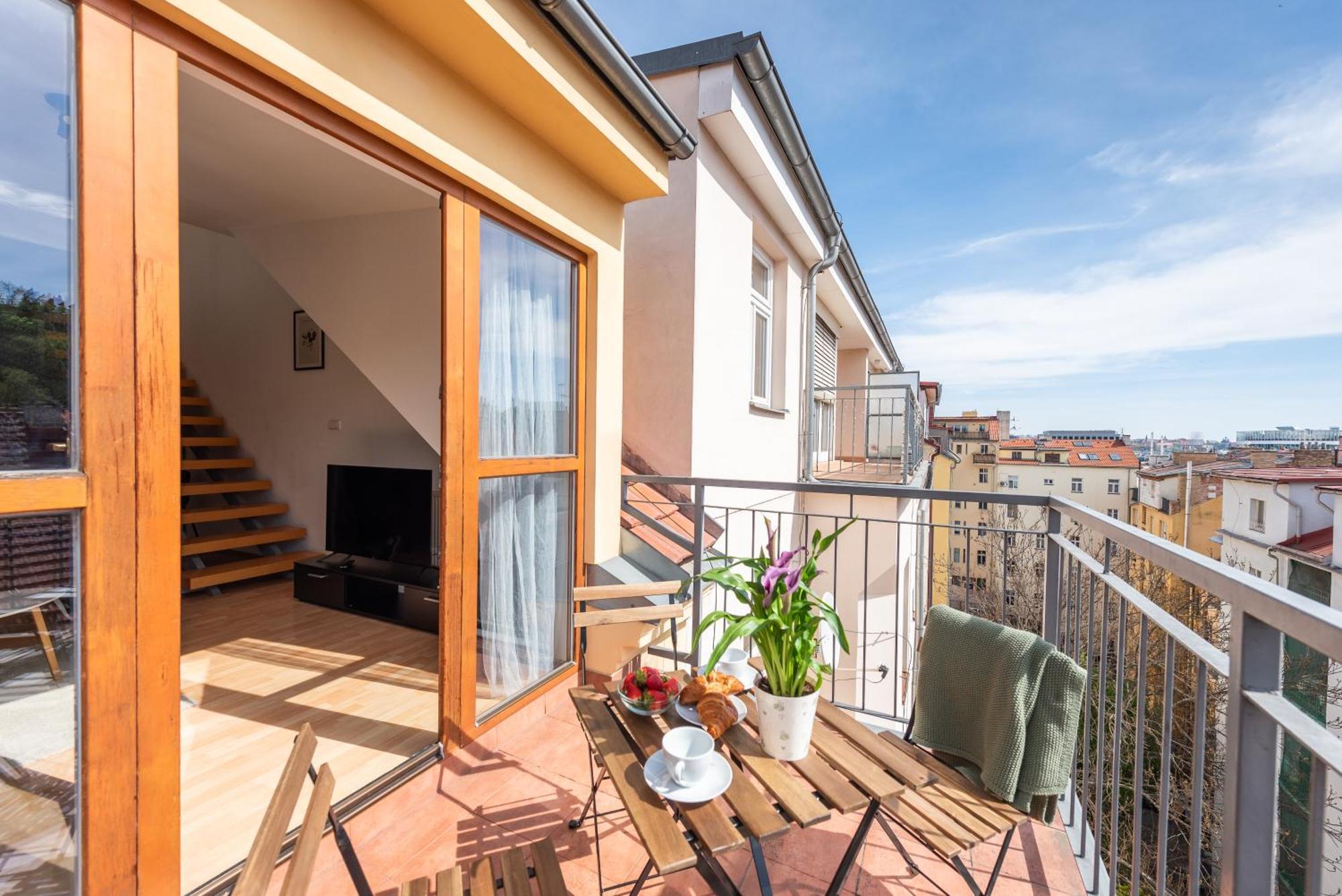 2-level With Large Balcony