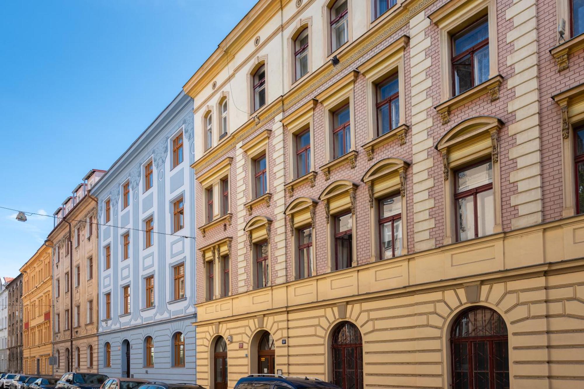 2-level With Large Balcony * Prag
