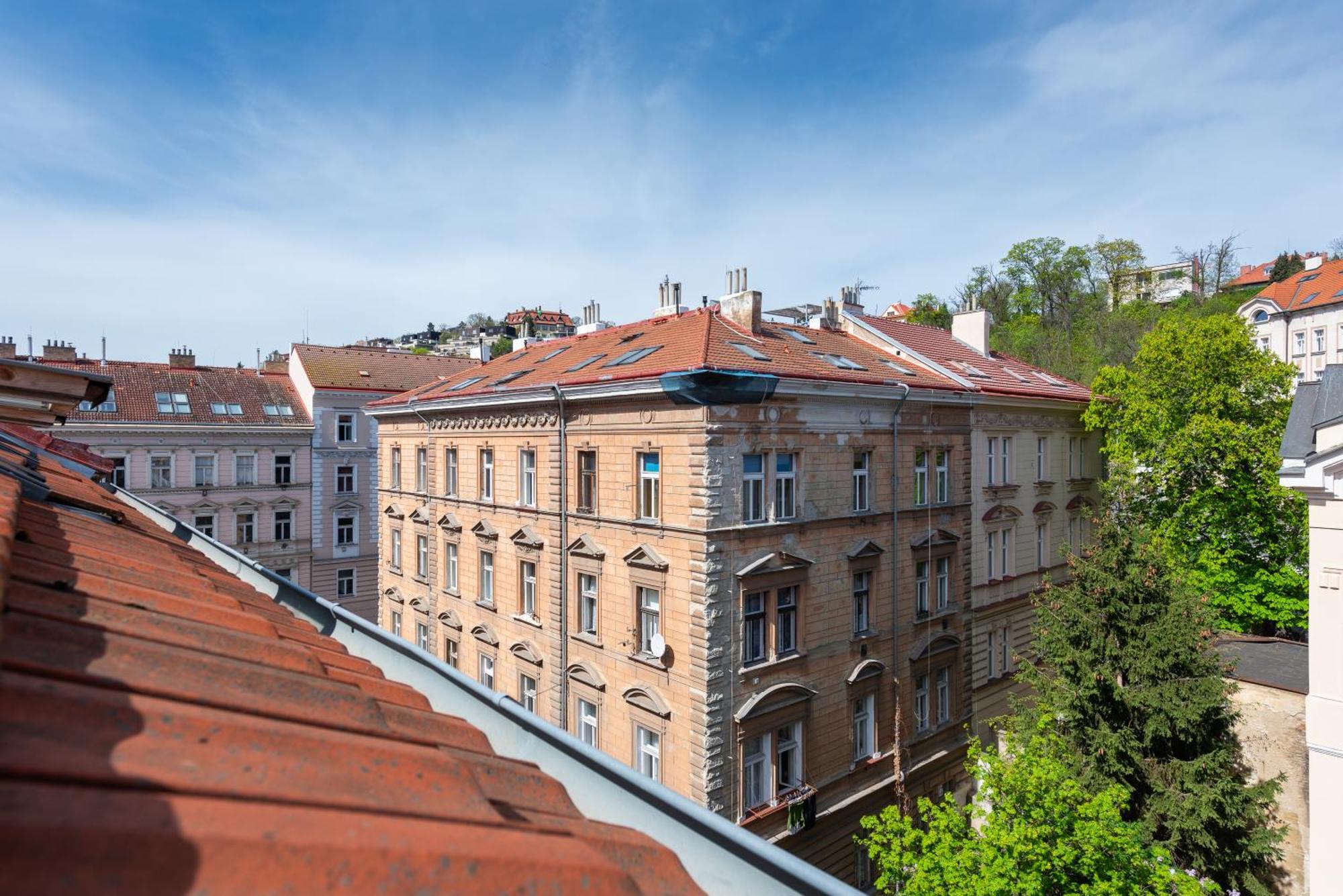 2-level With Large Balcony Prag