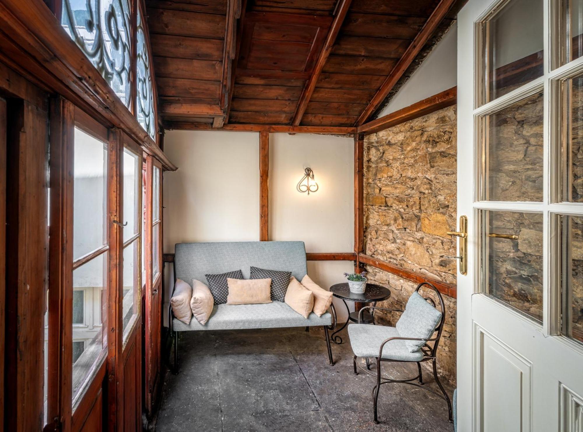 6 Continents By Adrez Apartment