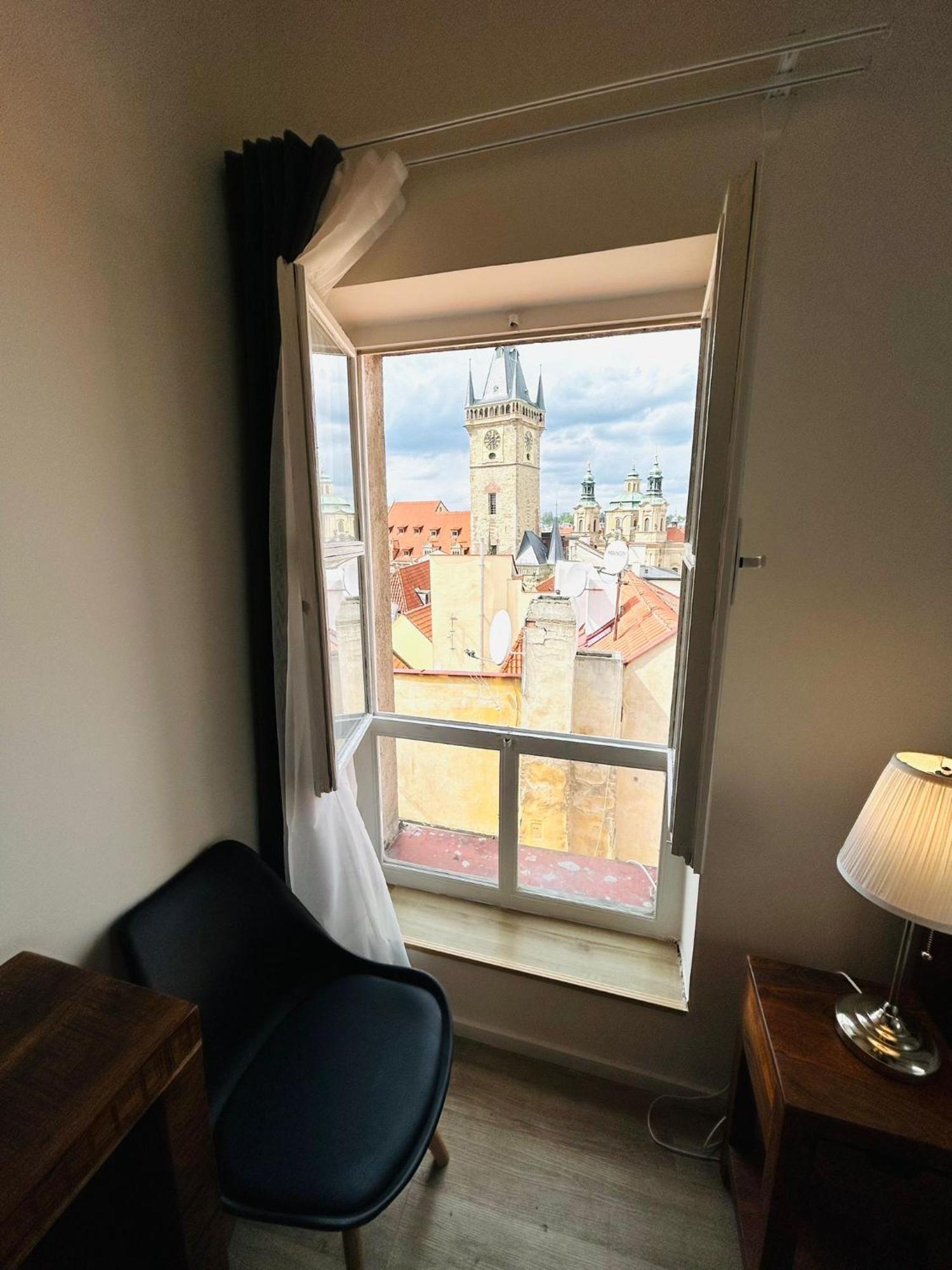 Zelezna - Old Town View Aparthotel