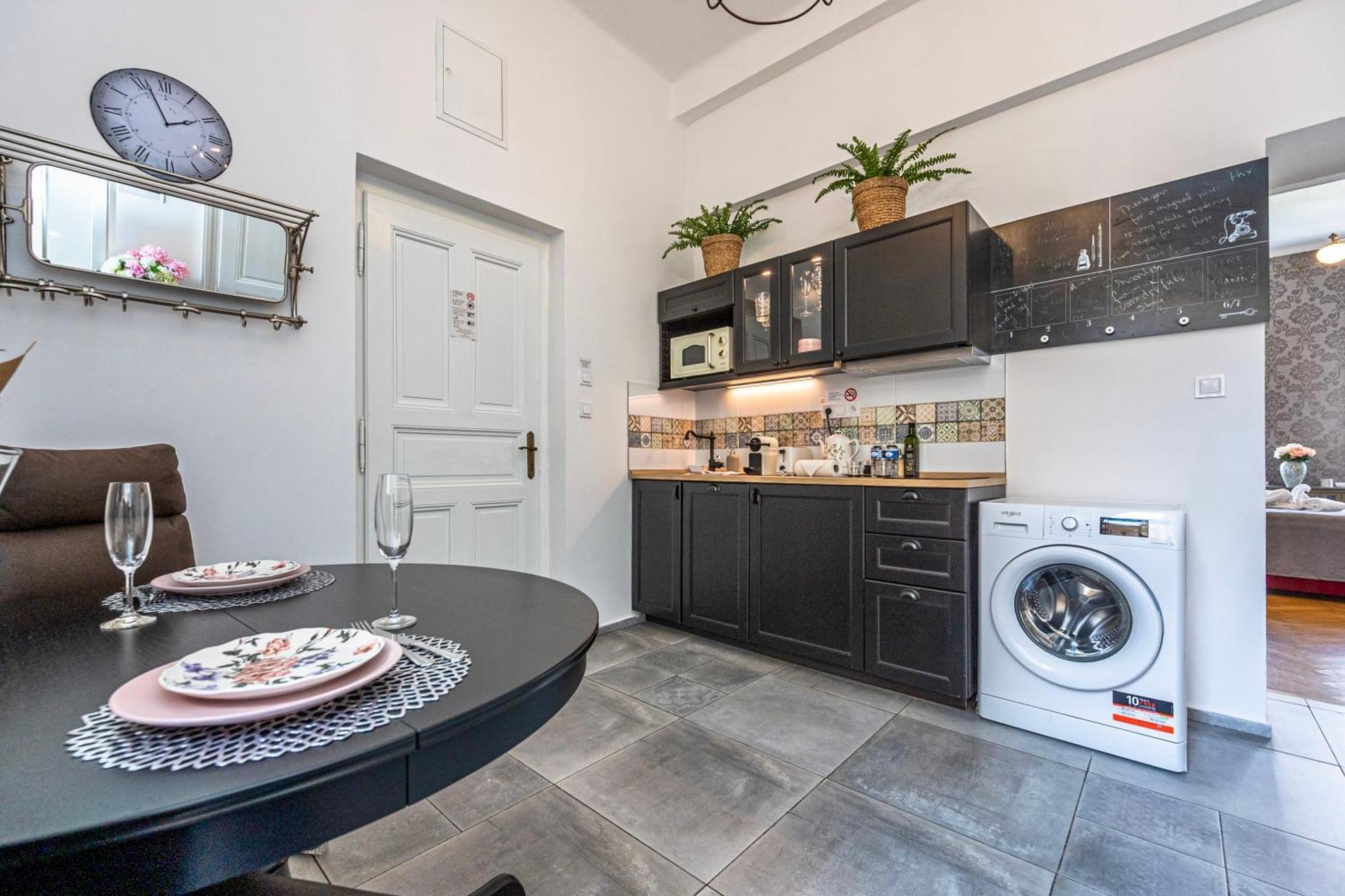 Apartment The Old Town Square & Parizska