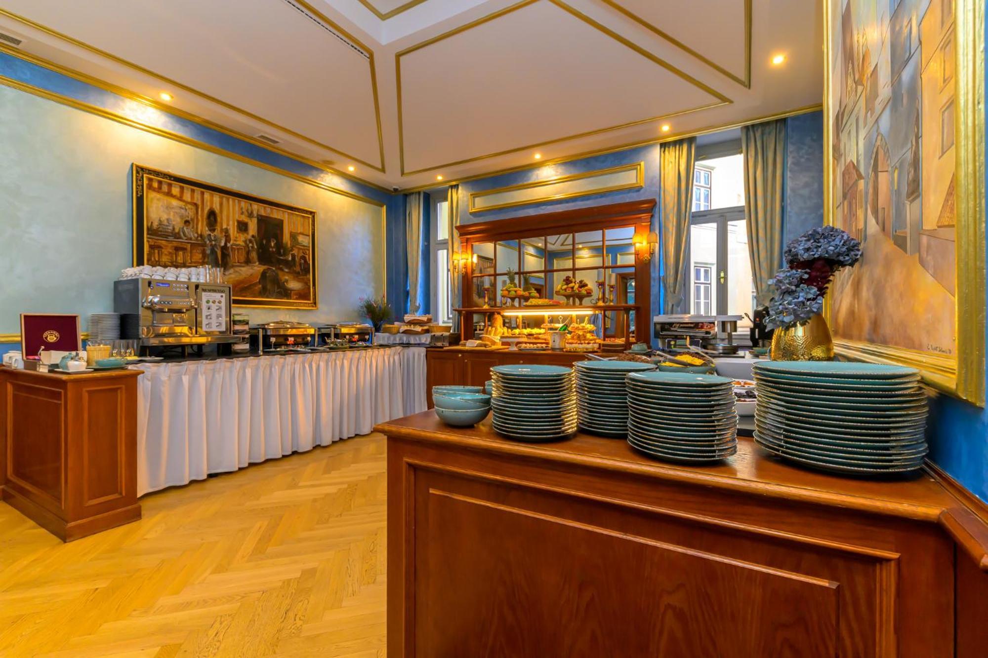 Kinsky Fountain Hotel