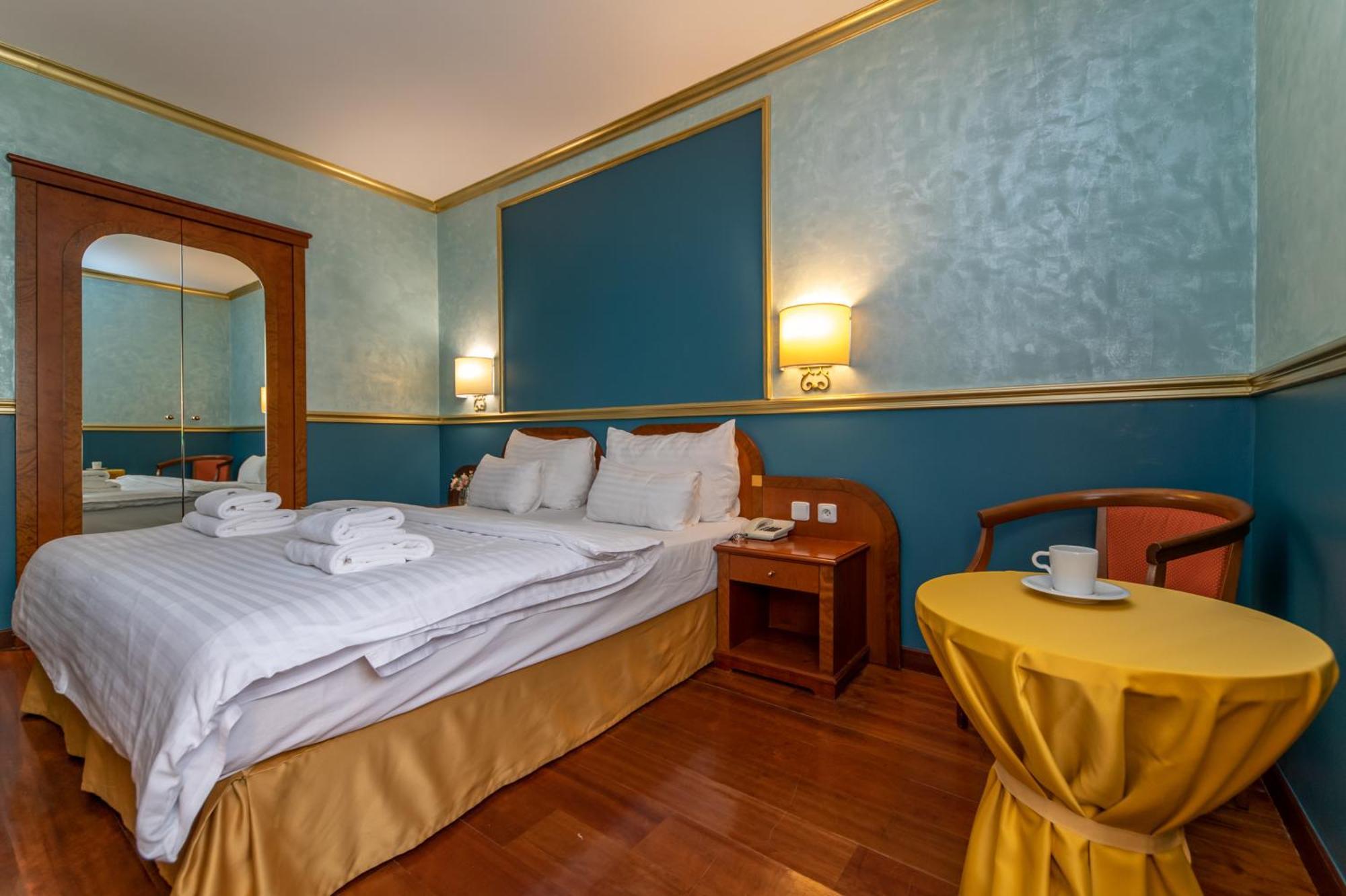 Kinsky Fountain Hotel Prag