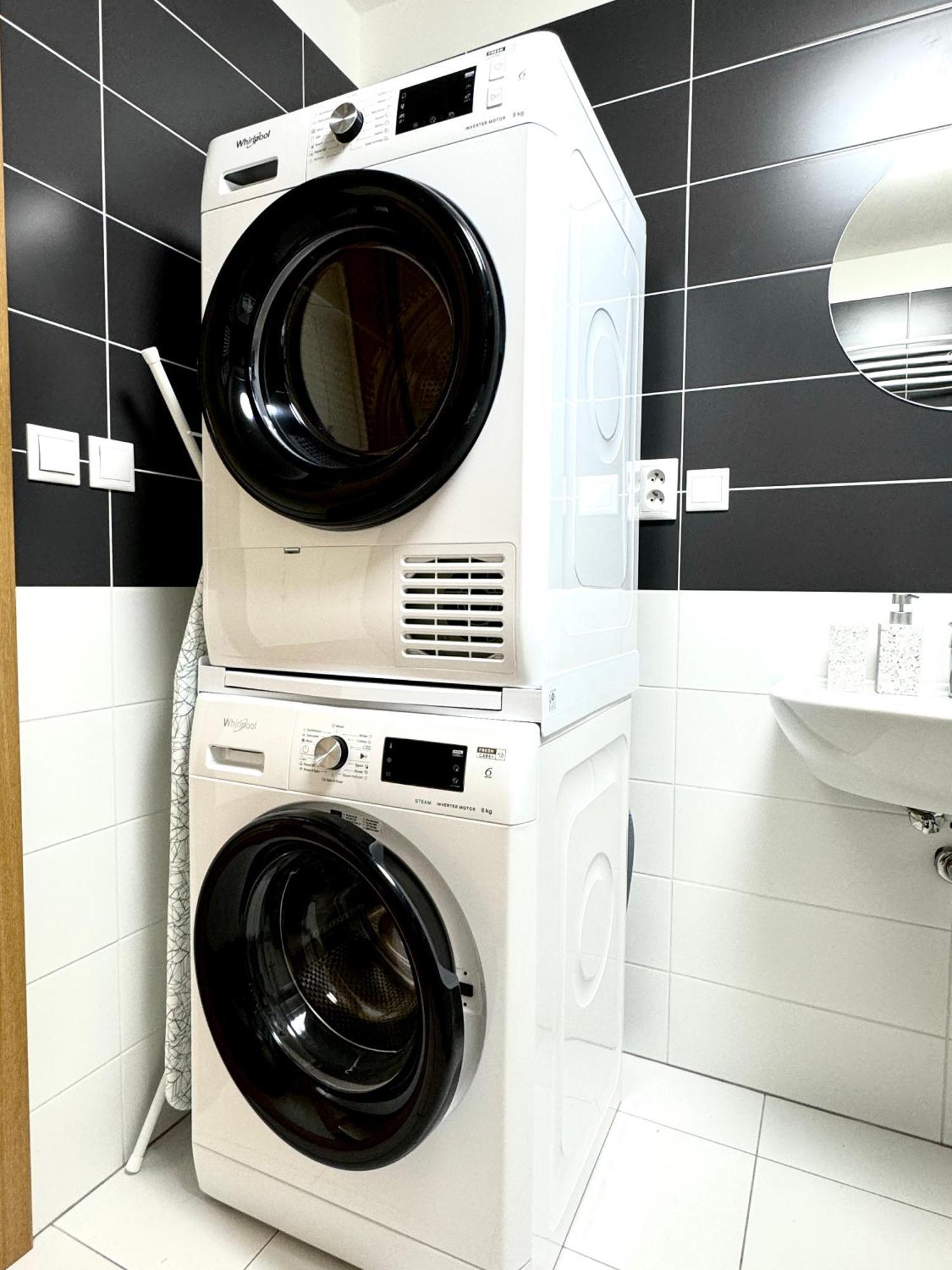 96m2 Designer Apartment, Free Garage Parking Lejlighed Prag