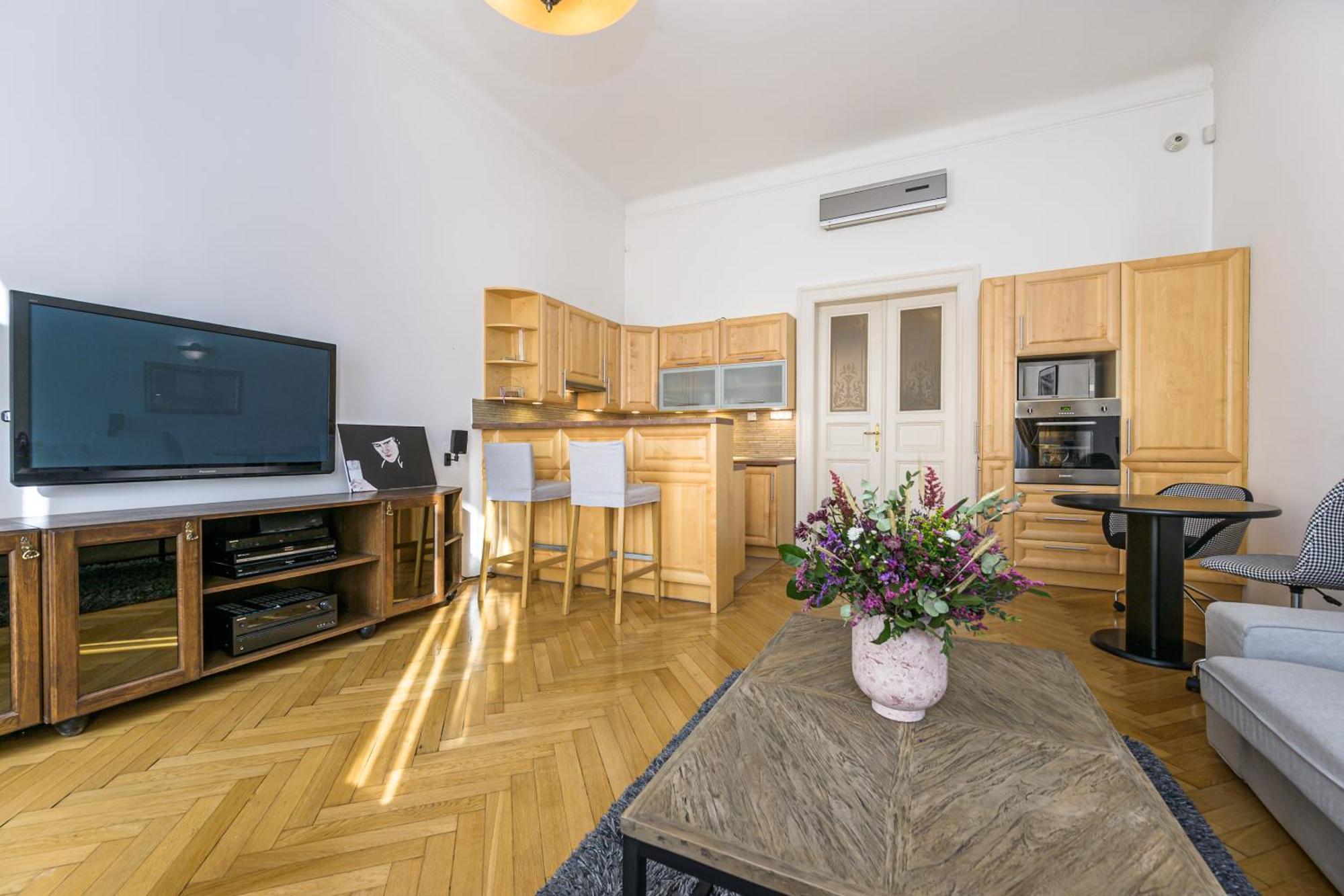 Apartment Wishlist Old Residences - Hastalska *