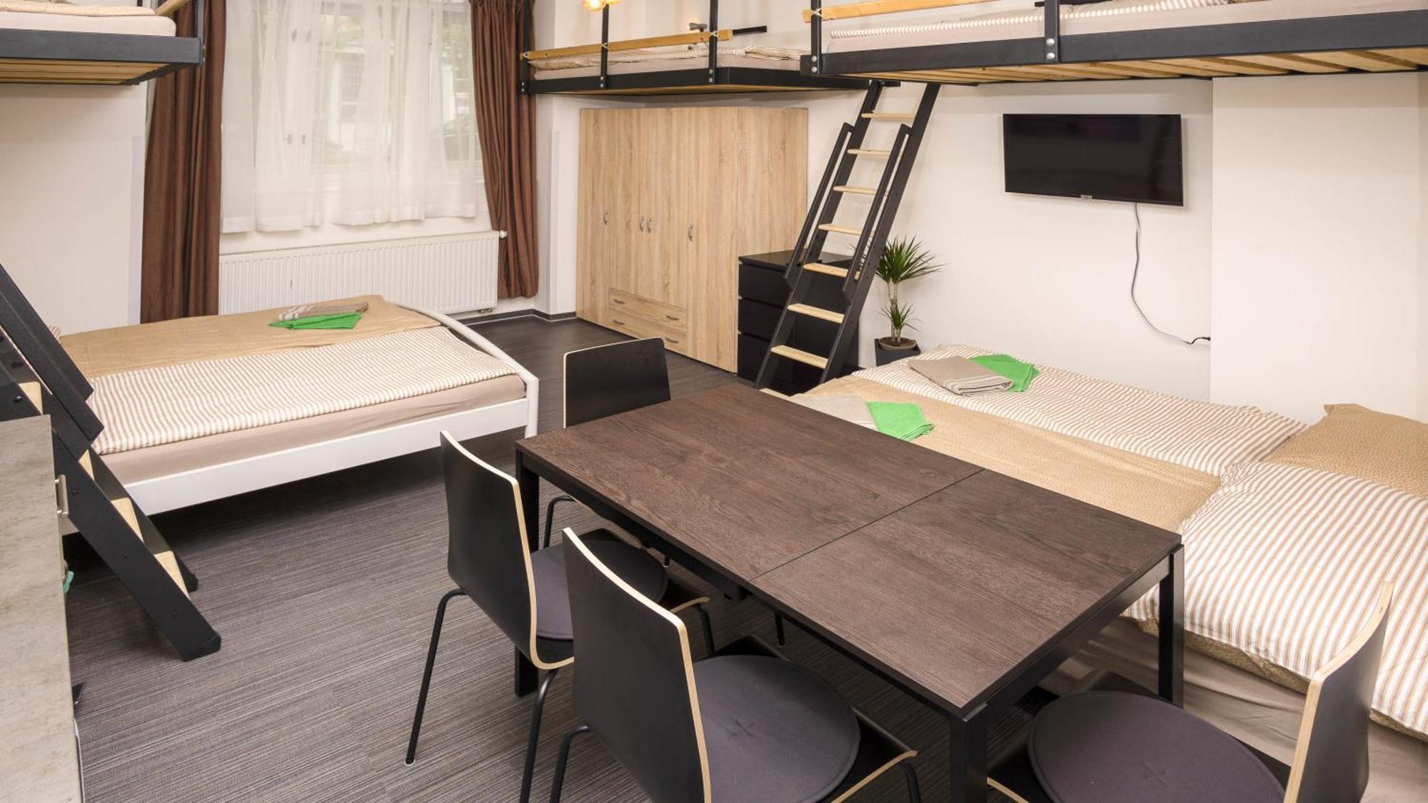 Apartmán Flying Bed Close To Castle And Airport