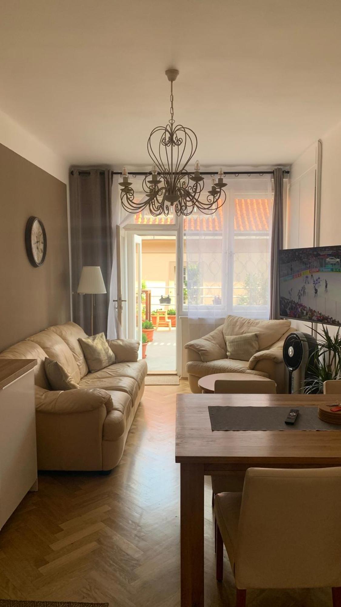 Apartmán Anenska By Charles Bridge 3 *
