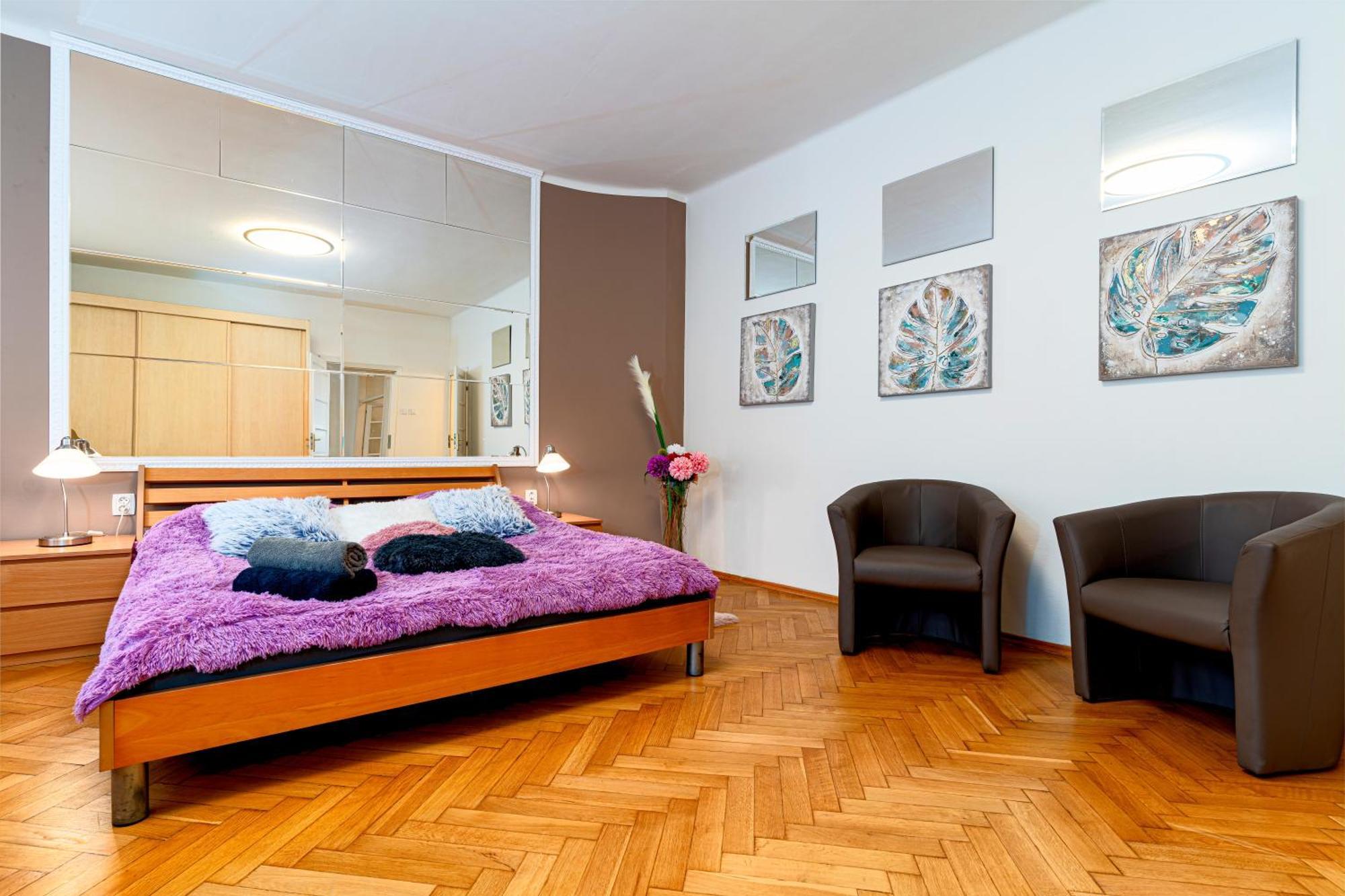 Kingdom Of Skylight Apartment